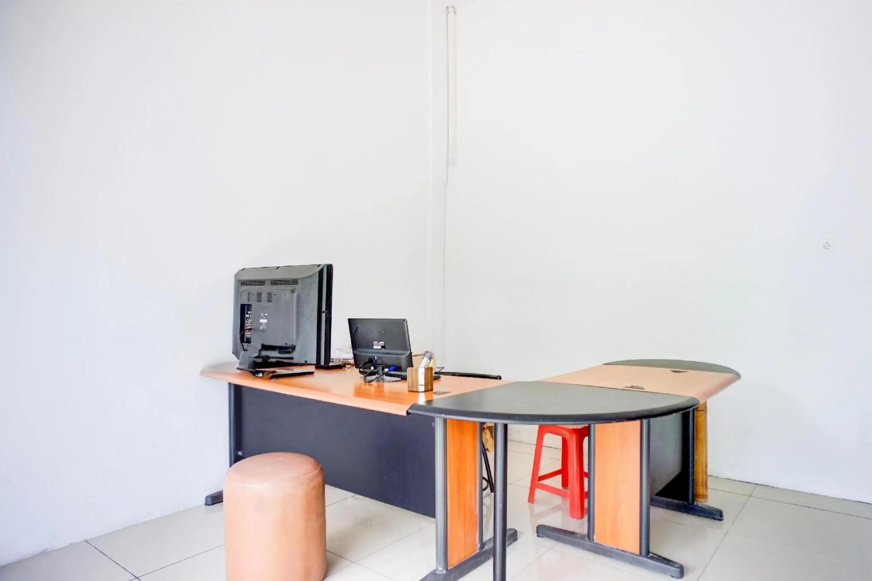 Lobby or reception in Collection O Almasarra Residence Near Ring Road Medan