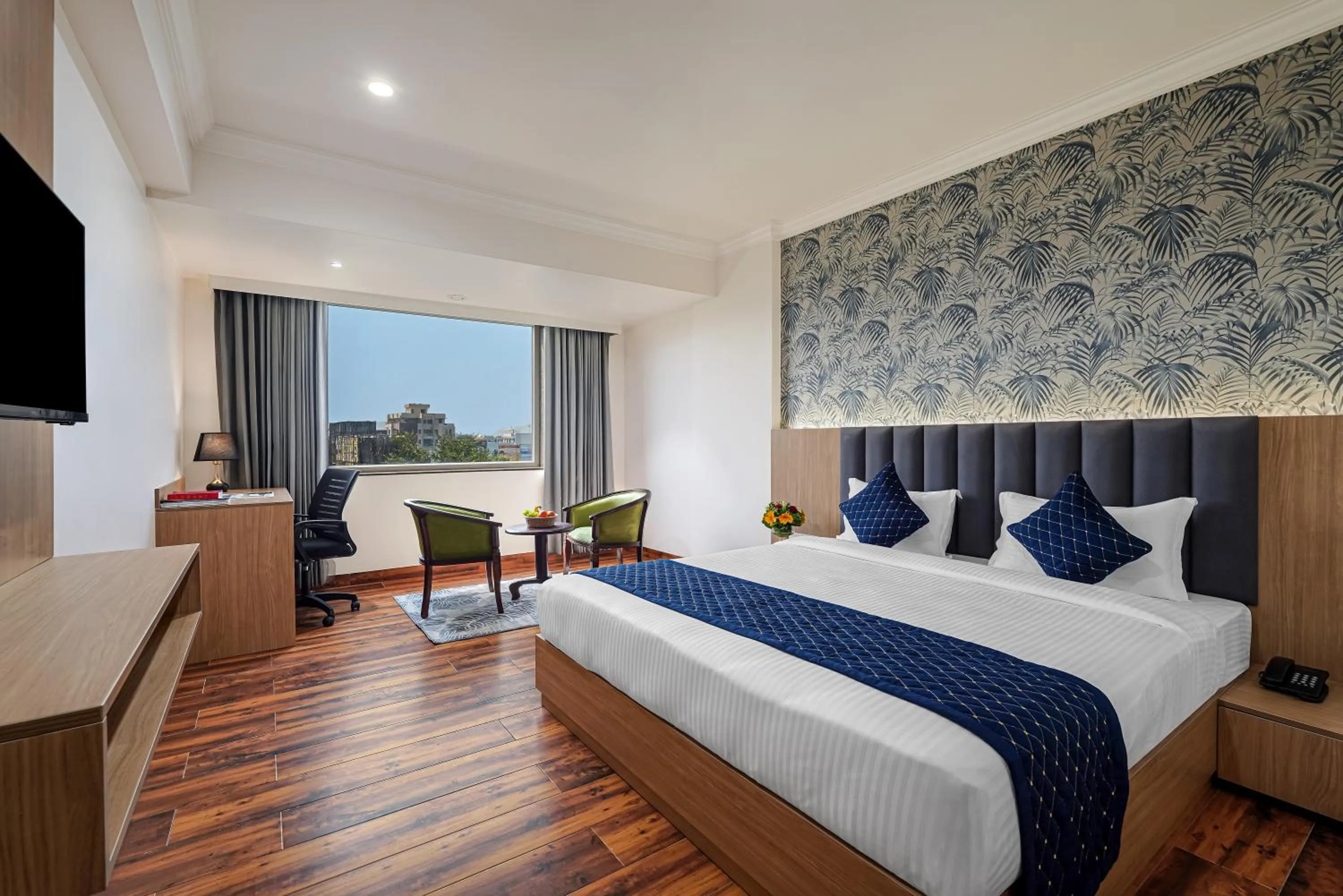 Photo of the whole room, Bed in Sinclairs Udaipur