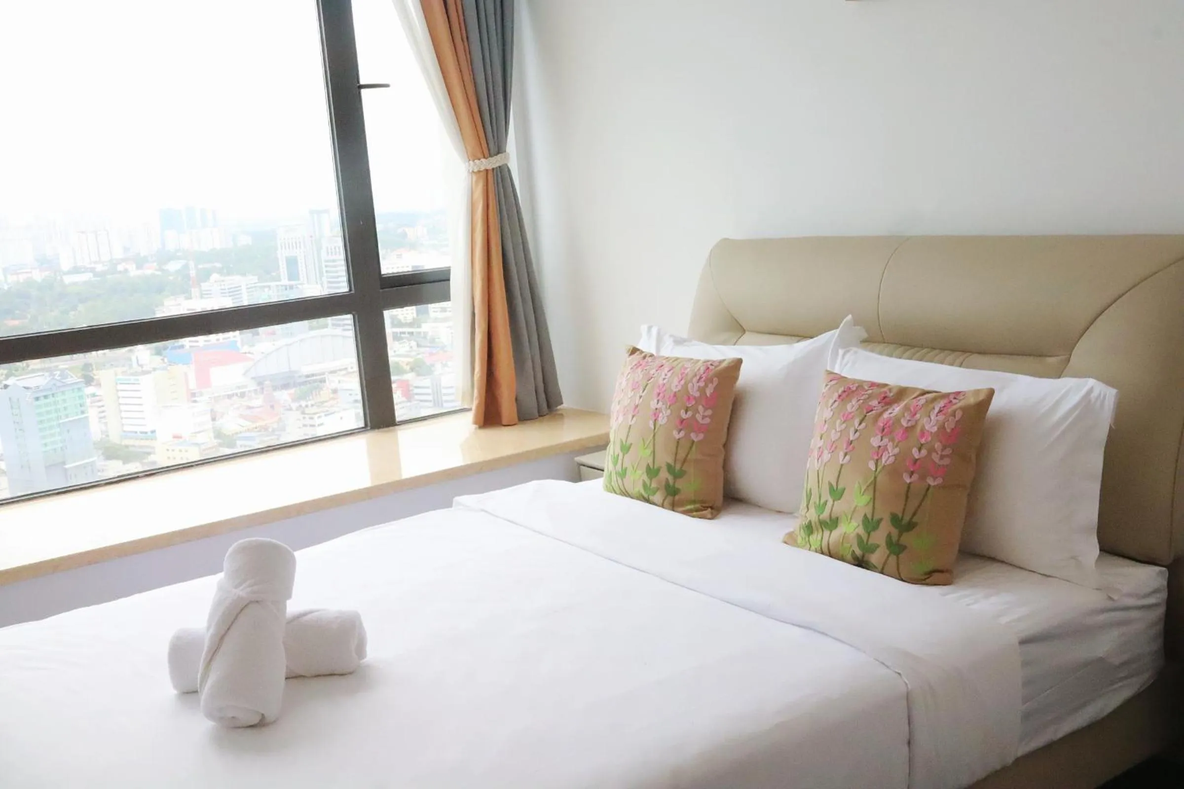 Bed in R&F Princess Cove Superior Homestay Nearby CIQ By Han Lin Sojourn