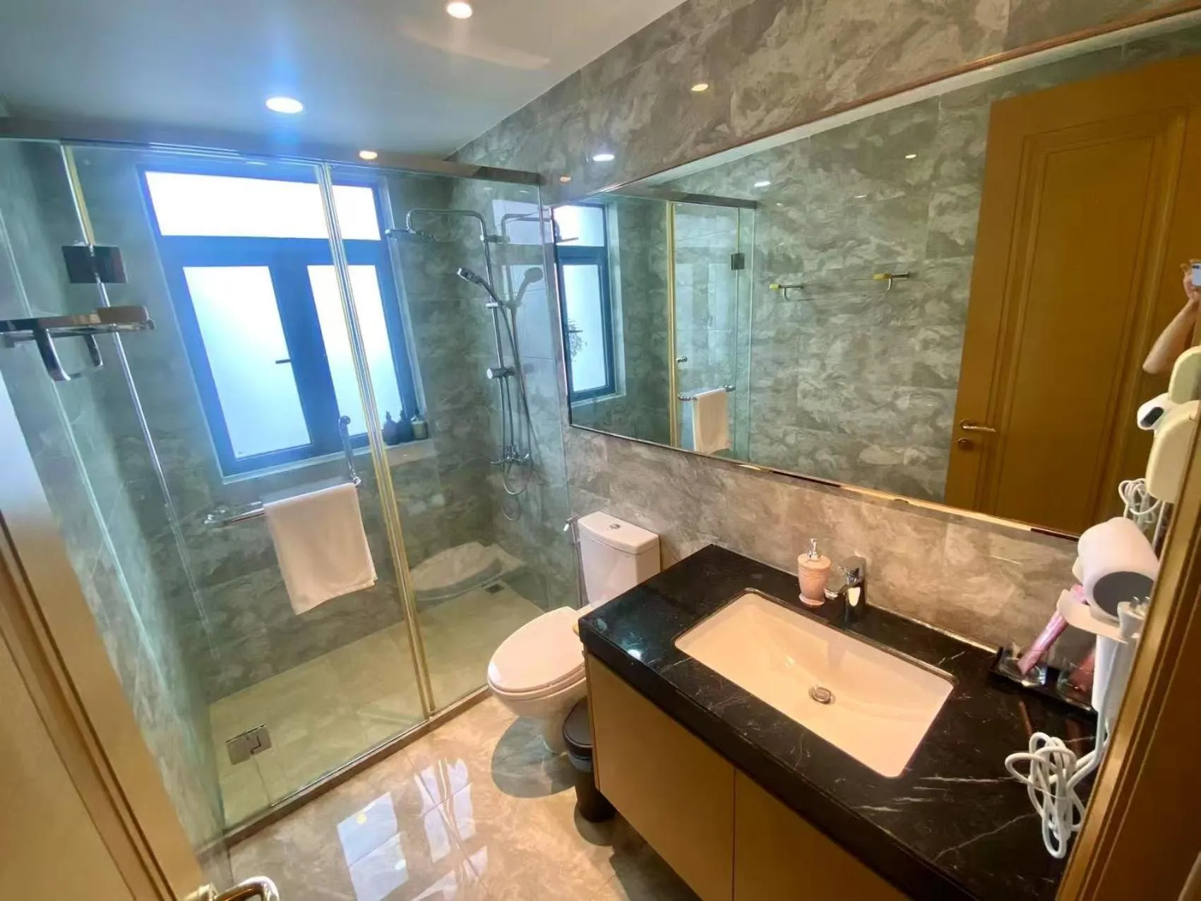 Shower in R&F Princess Cove Superior Homestay Nearby CIQ By Han Lin Sojourn