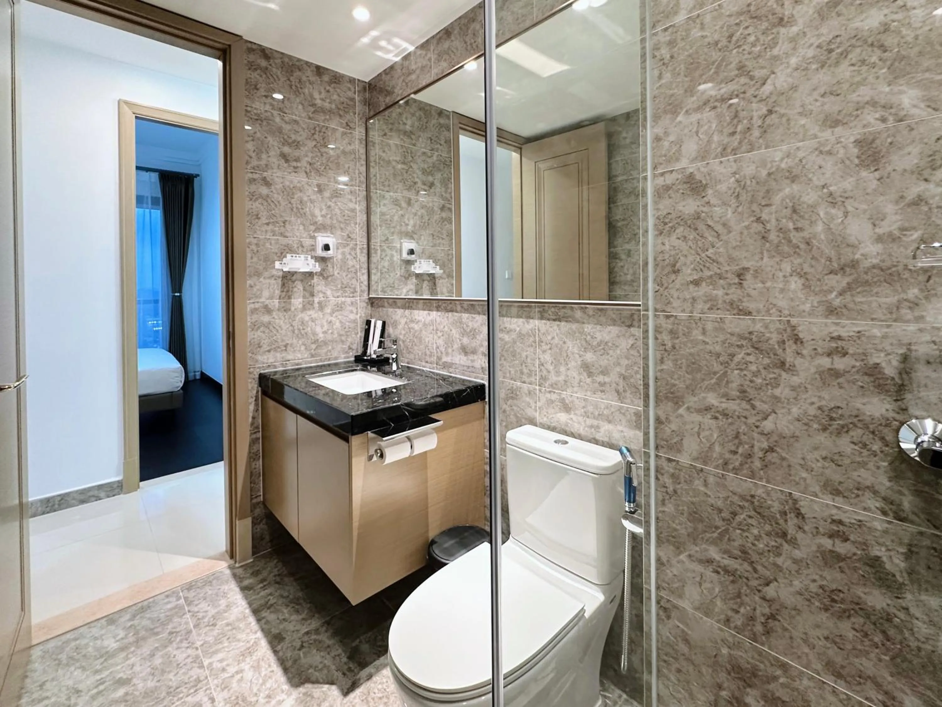 Shower in R&F Princess Cove Superior Homestay Nearby CIQ By Han Lin Sojourn