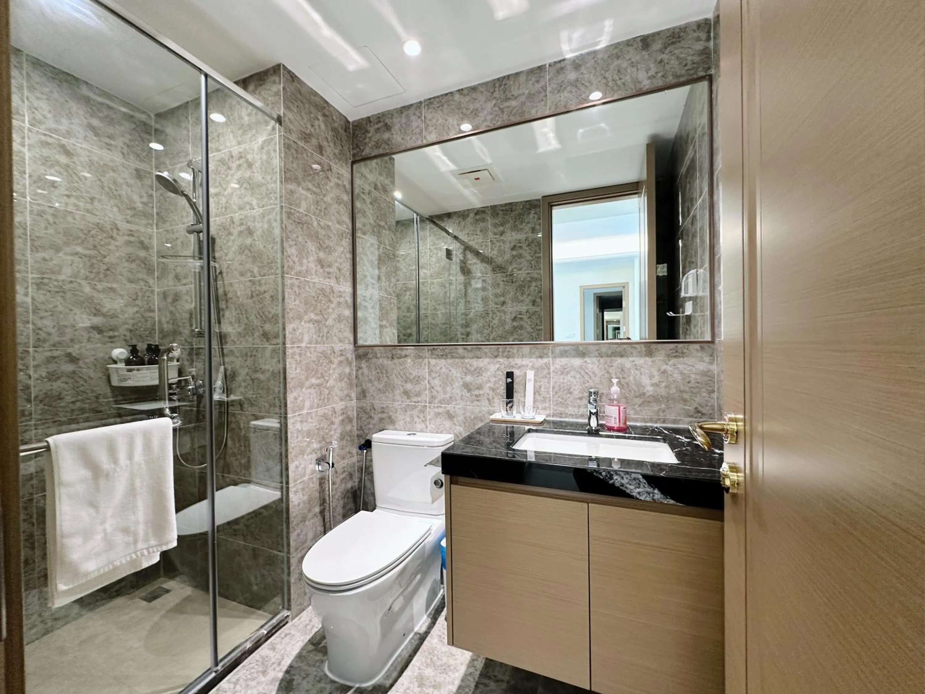 Bathroom in R&F Princess Cove Superior Homestay Nearby CIQ By Han Lin Sojourn