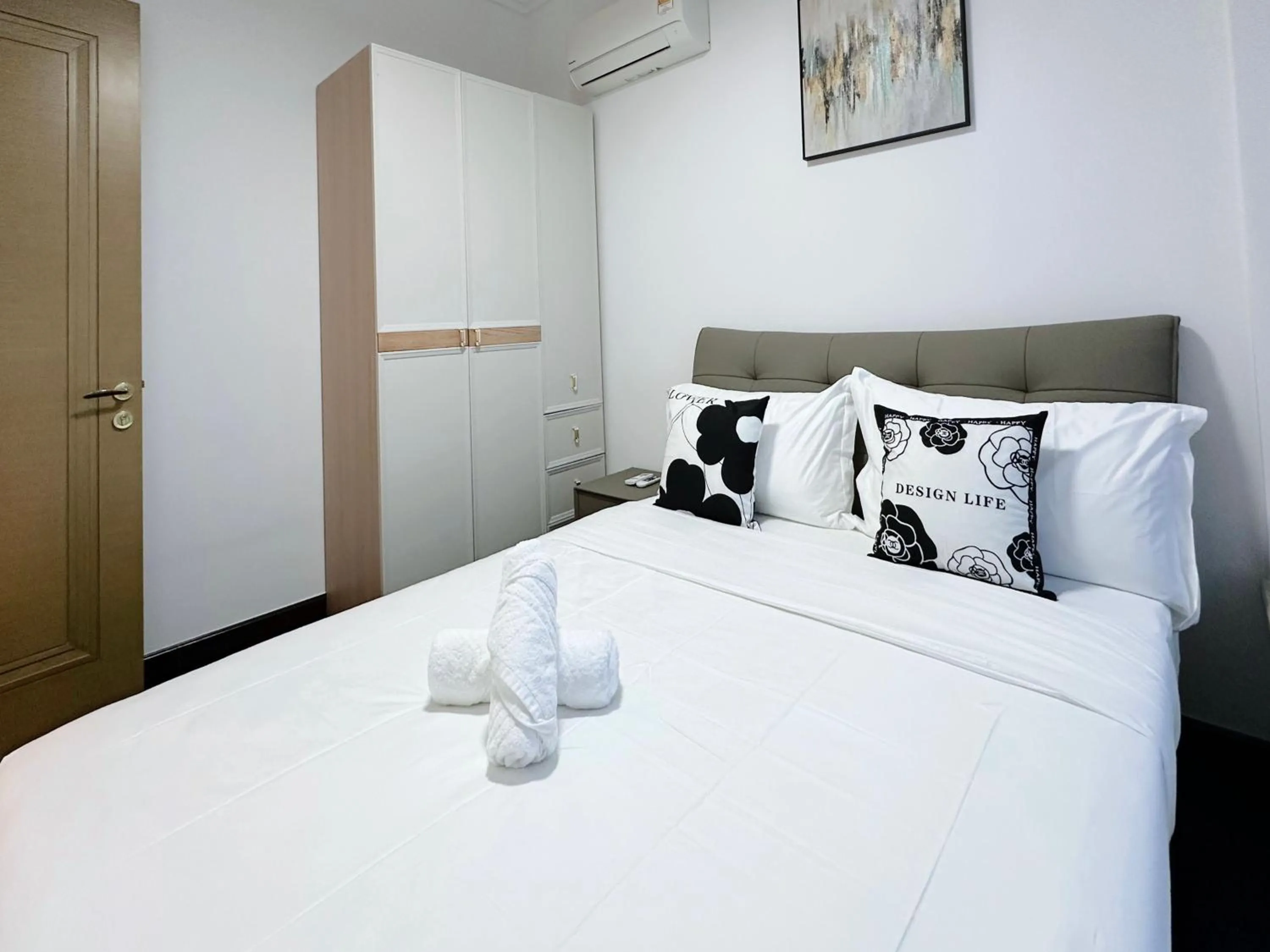 Bed in R&F Princess Cove Superior Homestay Nearby CIQ By Han Lin Sojourn