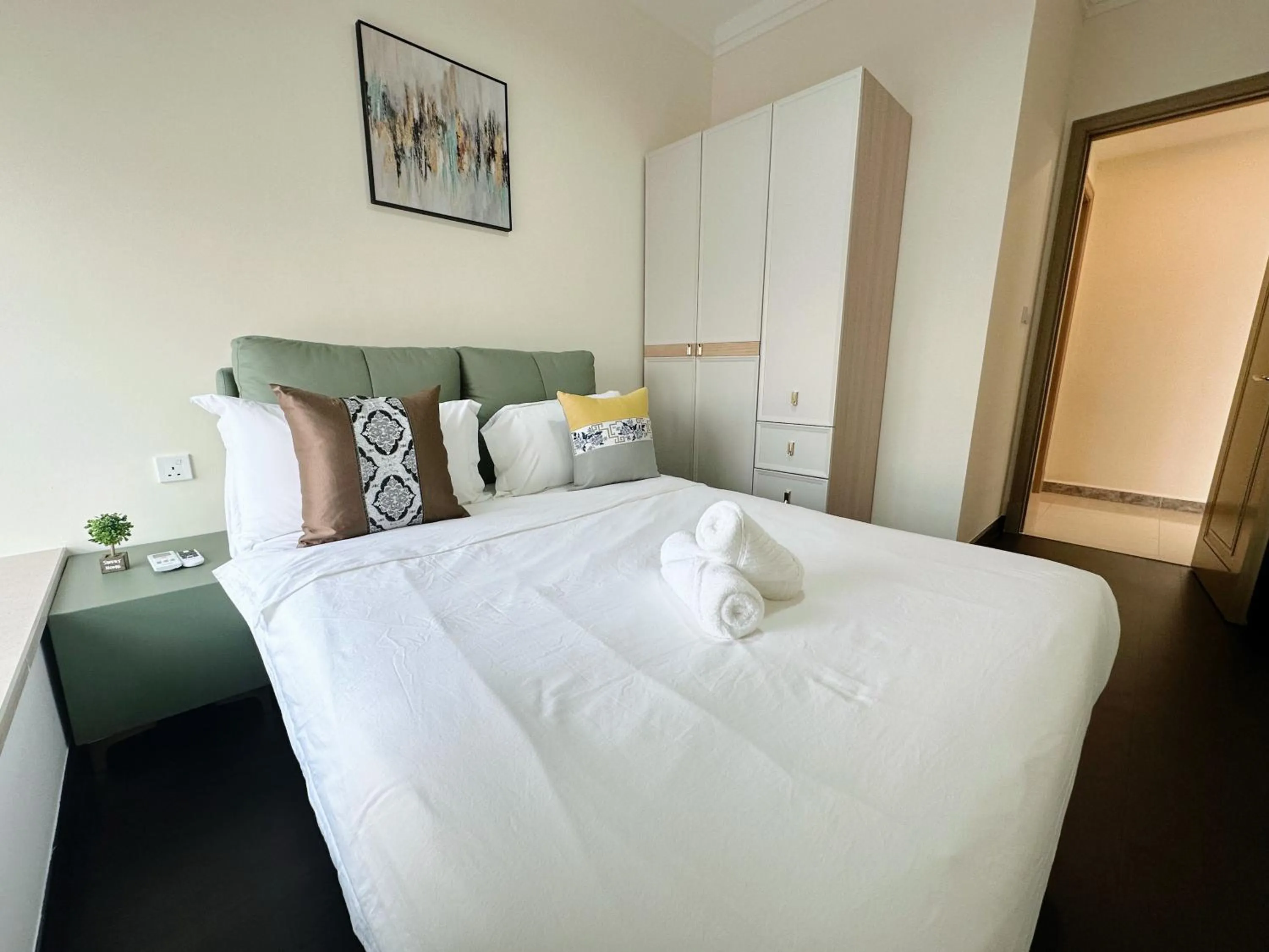 Bed in R&F Princess Cove Superior Homestay Nearby CIQ By Han Lin Sojourn