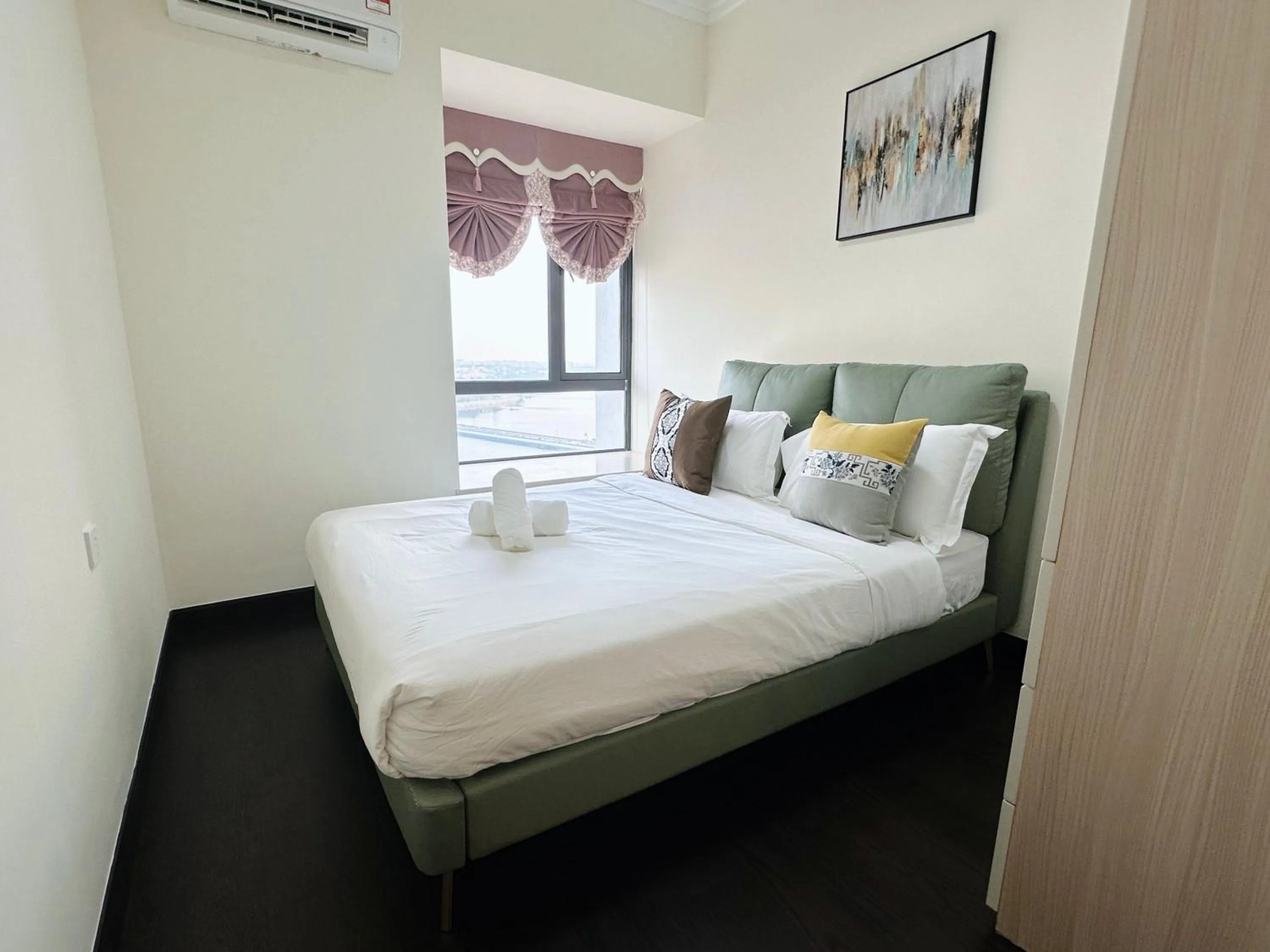 Bed in R&F Princess Cove Superior Homestay Nearby CIQ By Han Lin Sojourn