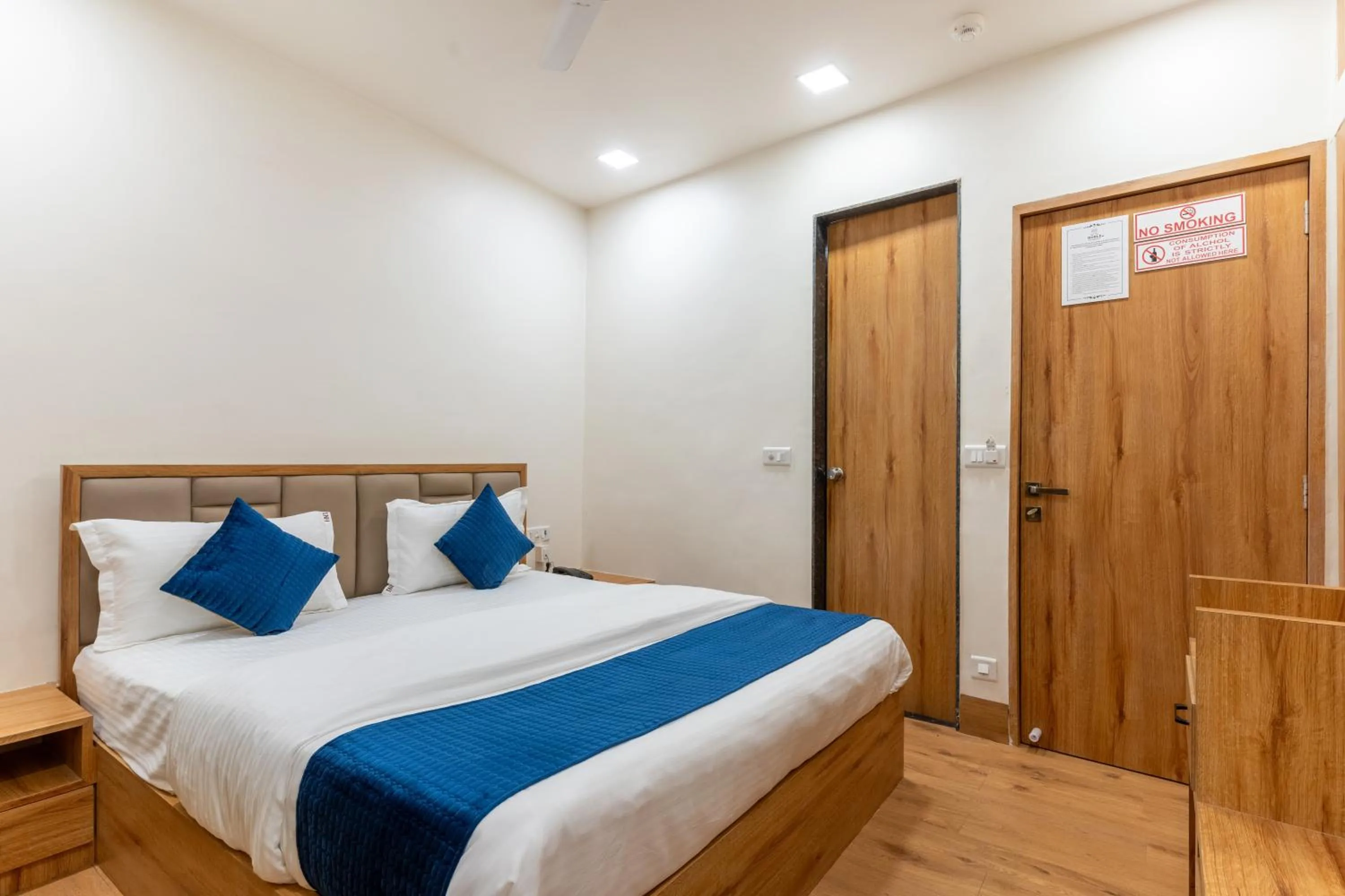 Bed in Hotel Noble Inn, Ahmedabad