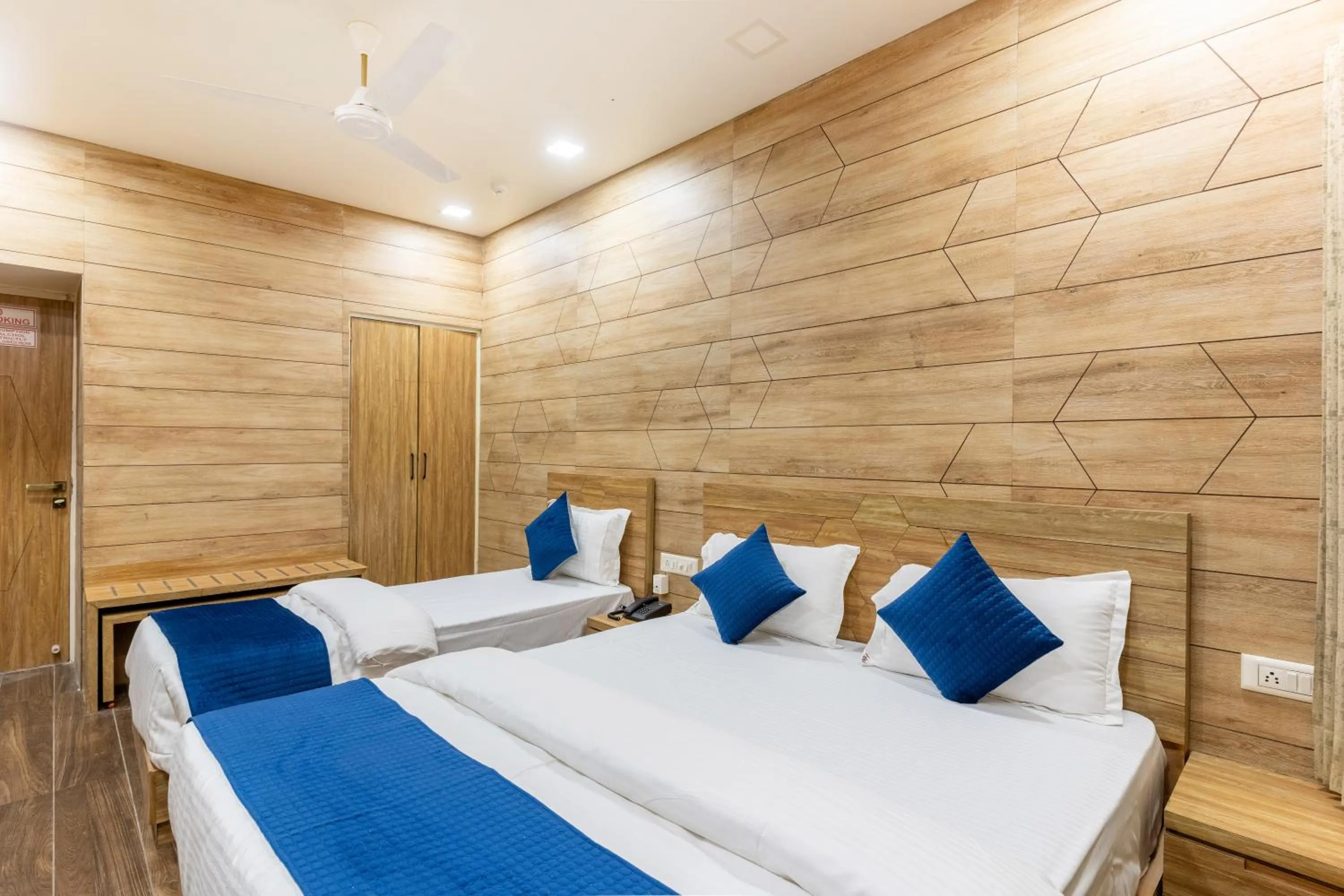 Bed in Hotel Noble Inn, Ahmedabad