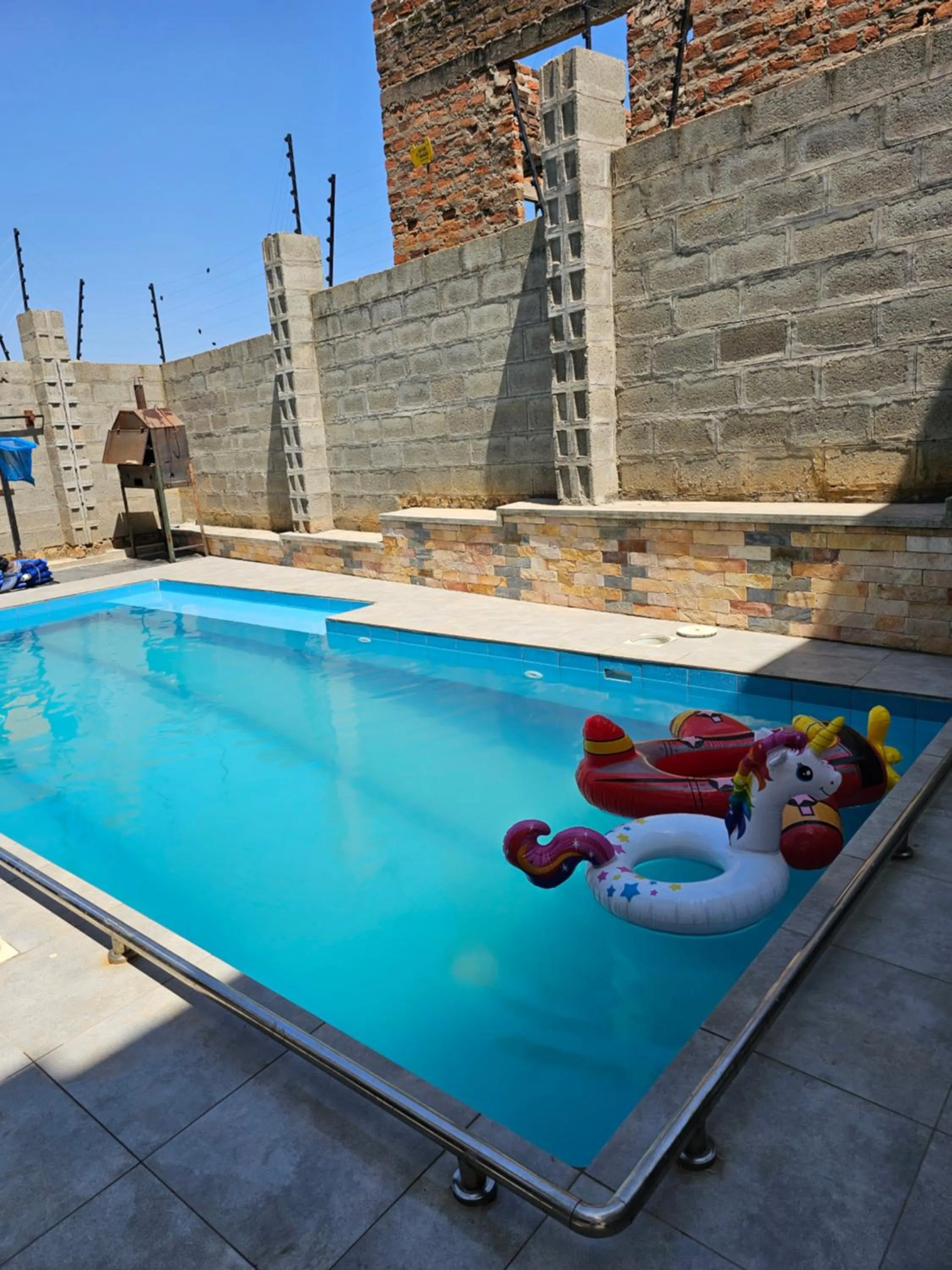 Swimming pool in Muguet by the Ibiscot