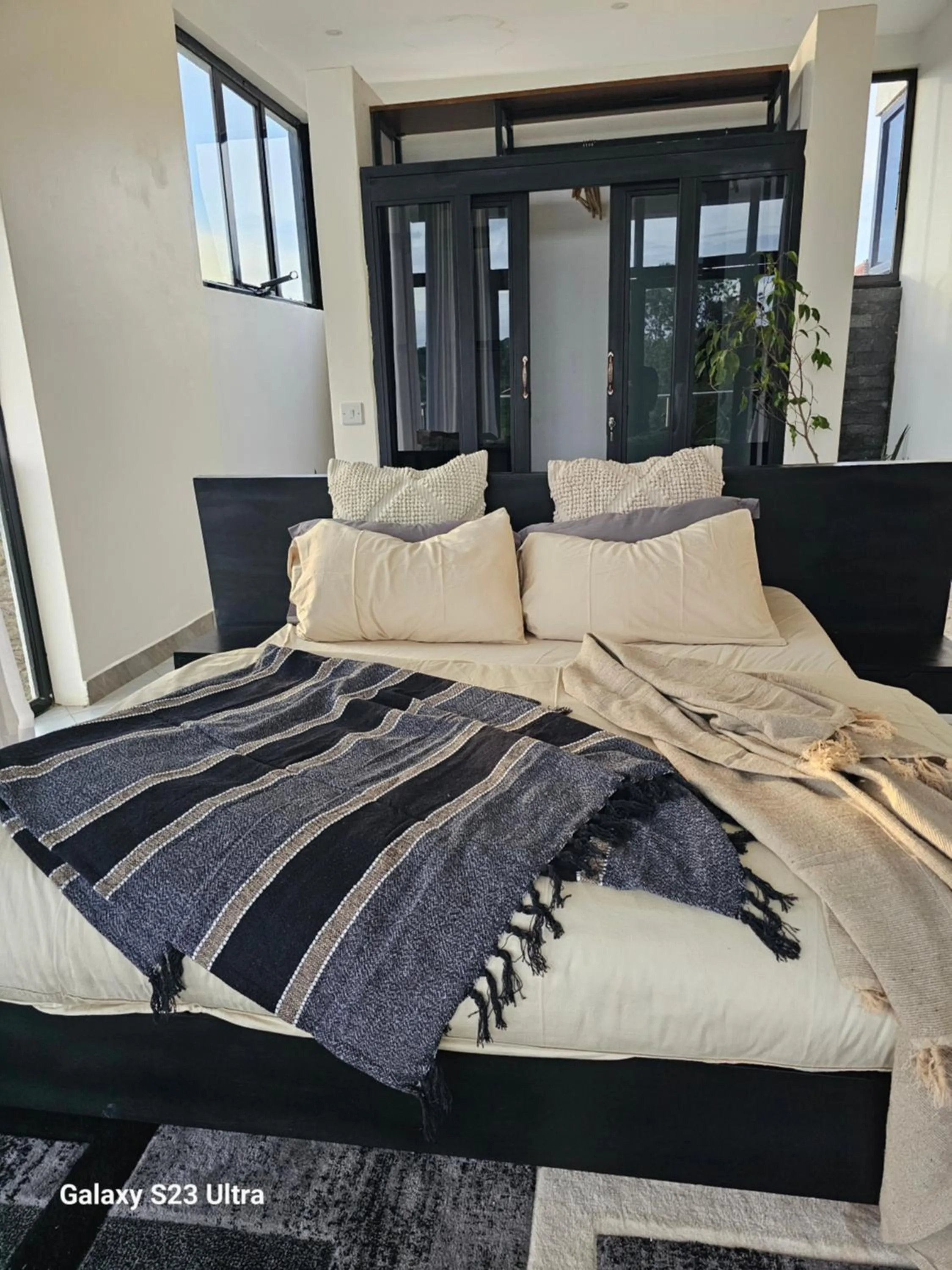 Bed in Muguet by the Ibiscot