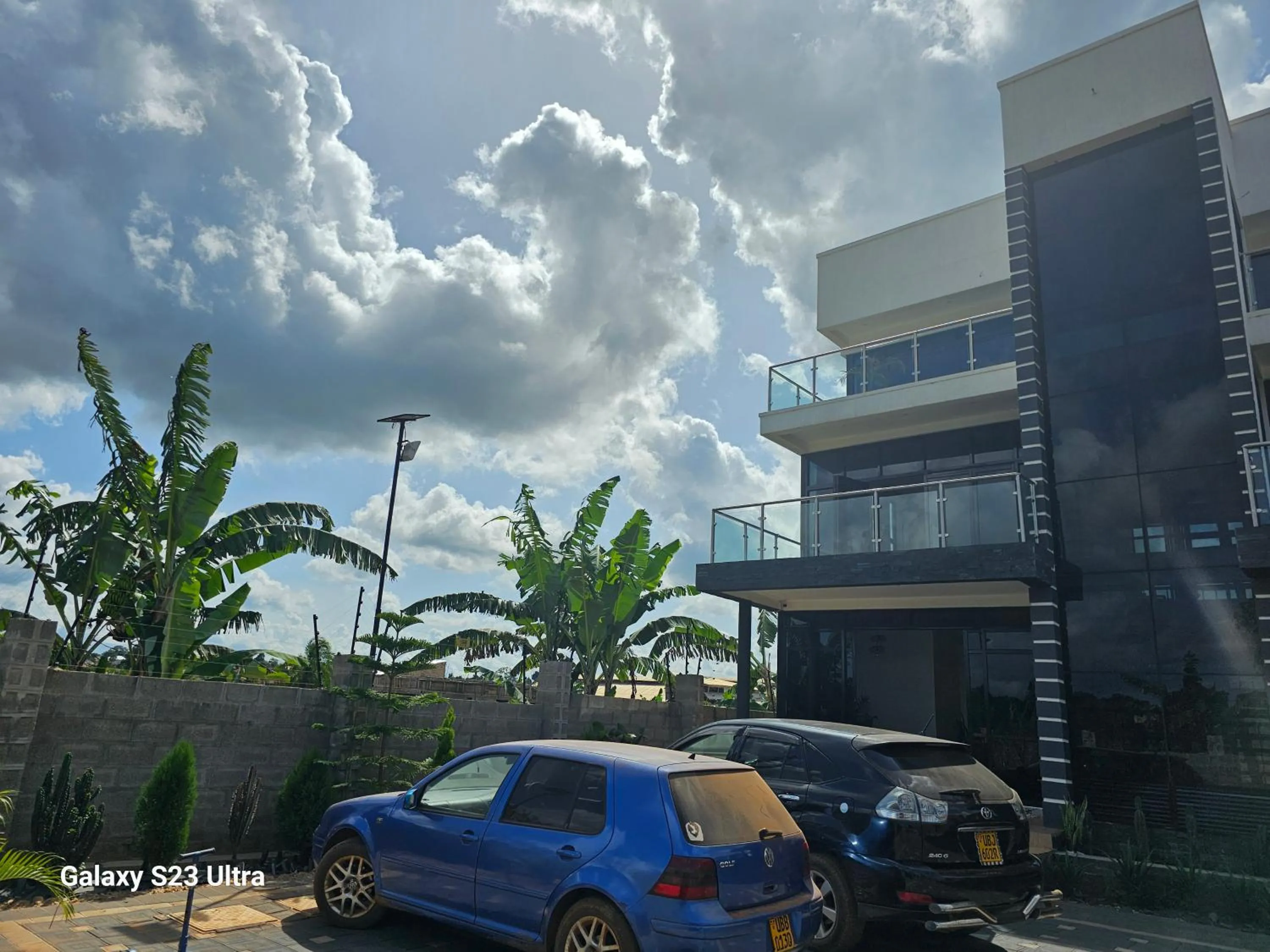 Inner courtyard view in Muguet by the Ibiscot