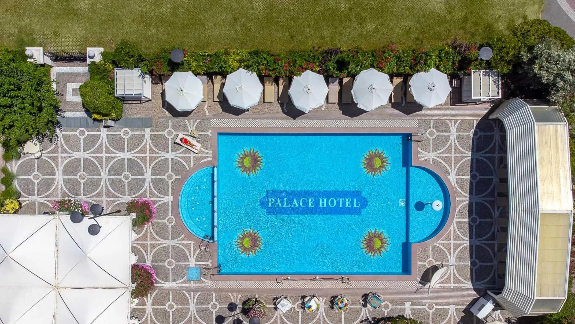 Swimming pool in Palace Hotel