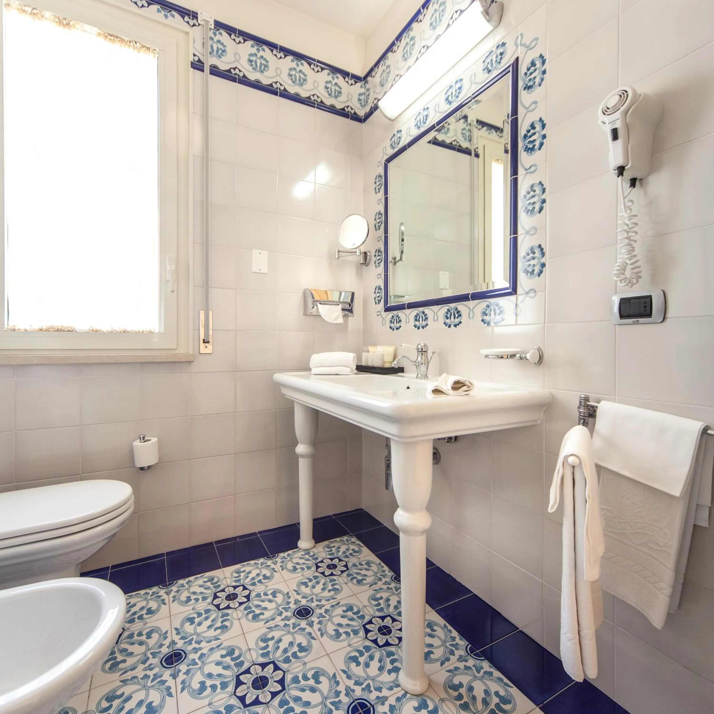 Bathroom in Palace Hotel