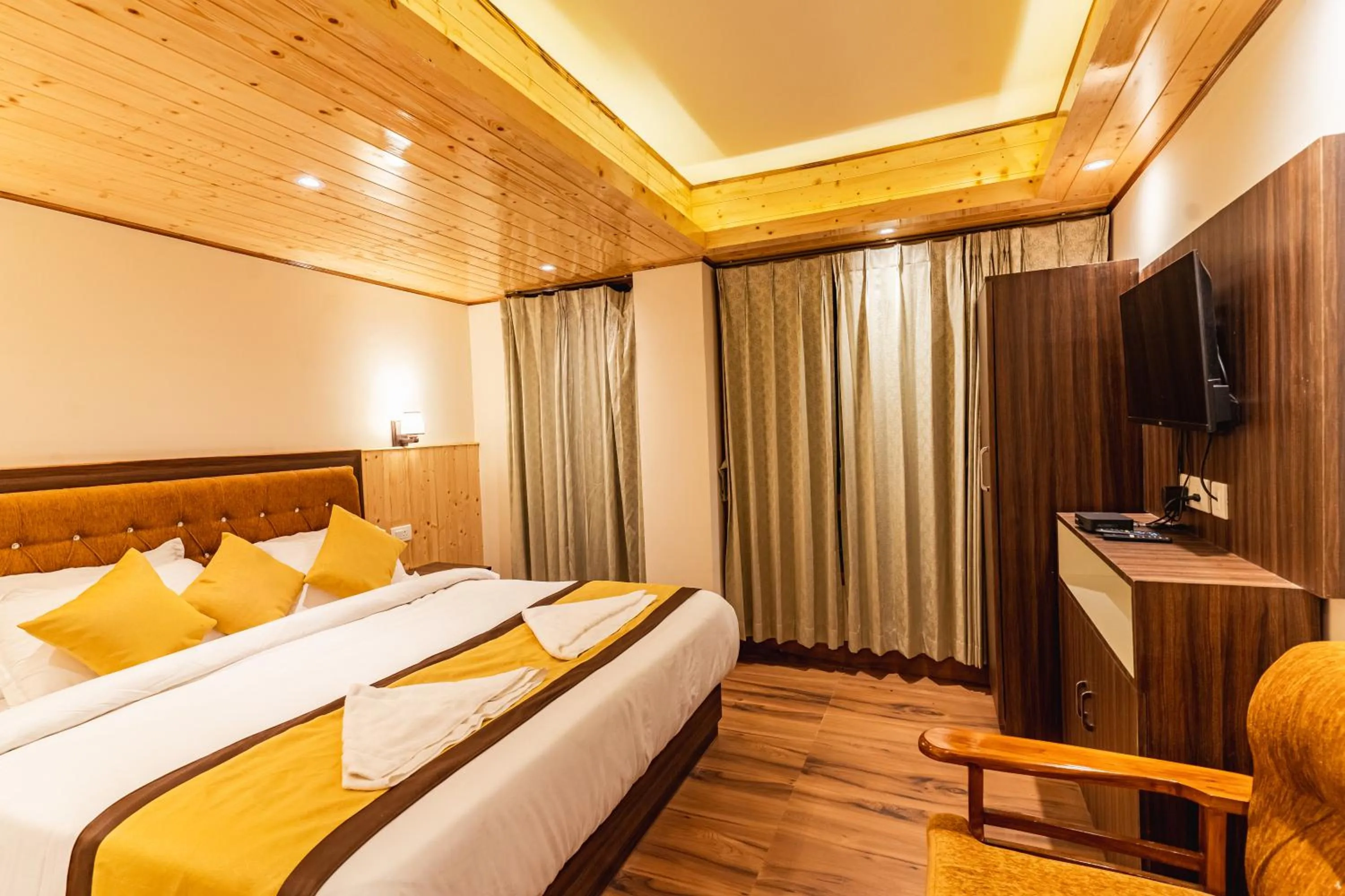 Bedroom, Bed in The Golden Retreat Hotel in Pelling