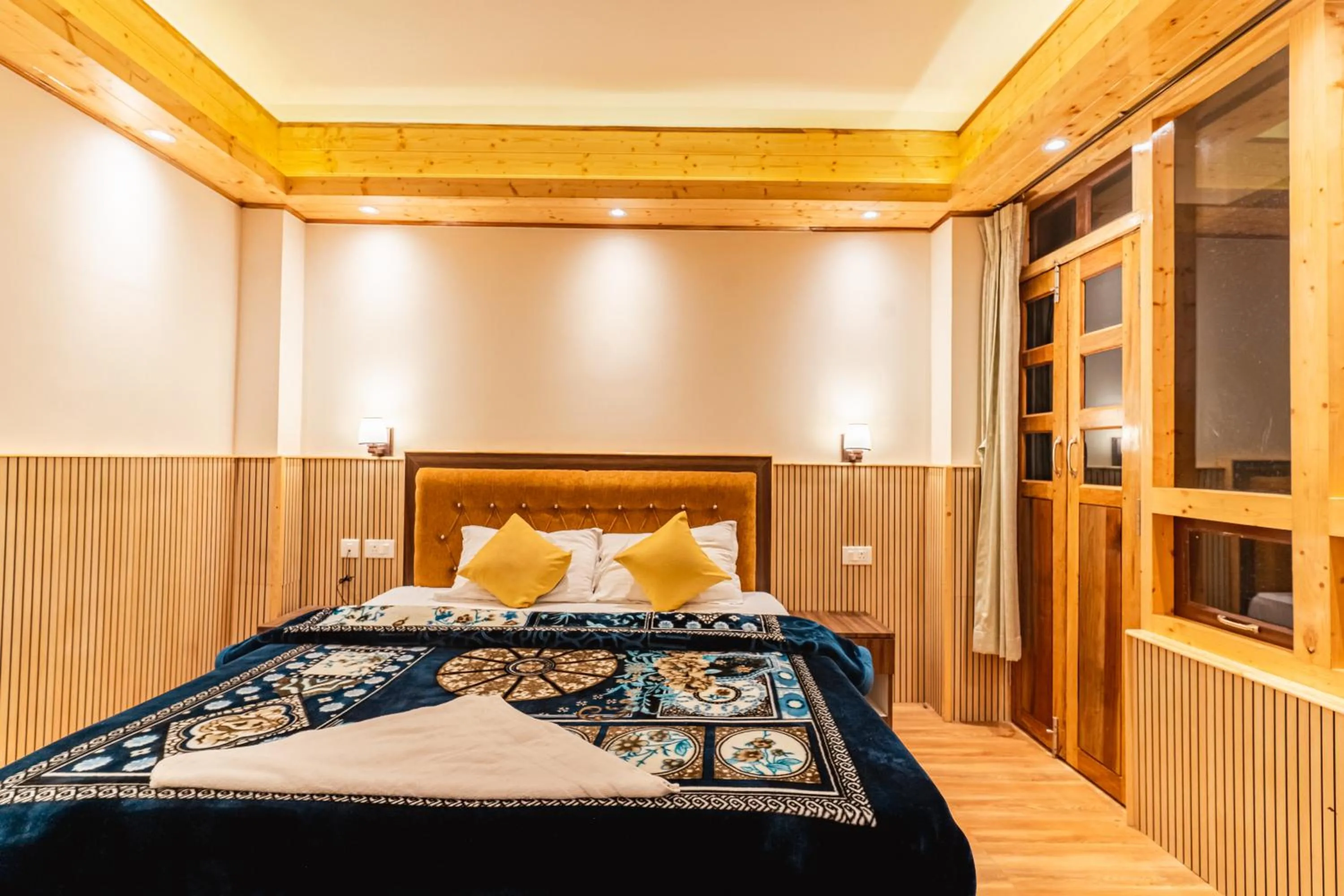 Bedroom, Bed in The Golden Retreat Hotel in Pelling