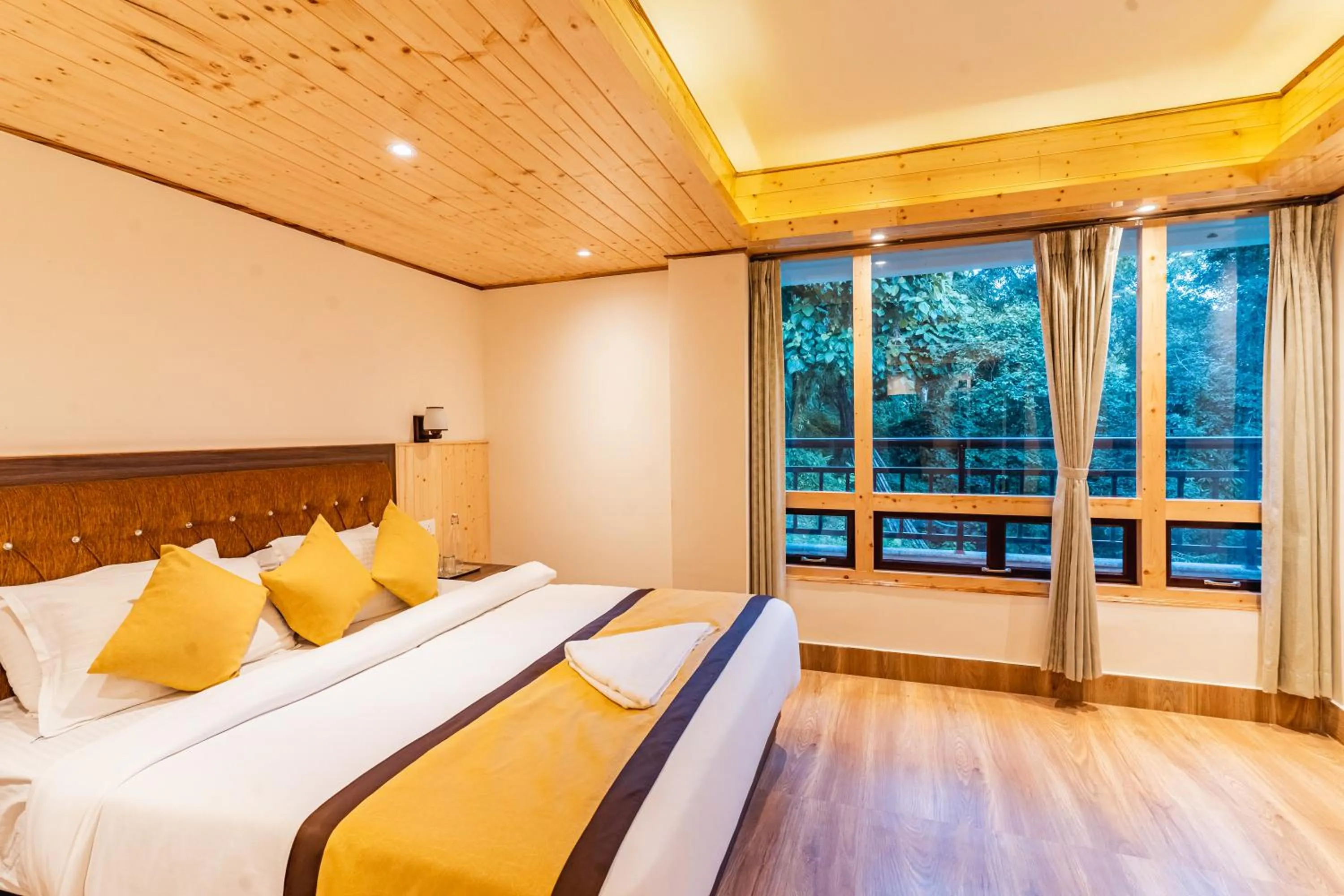 Bedroom, Bed in The Golden Retreat Hotel in Pelling