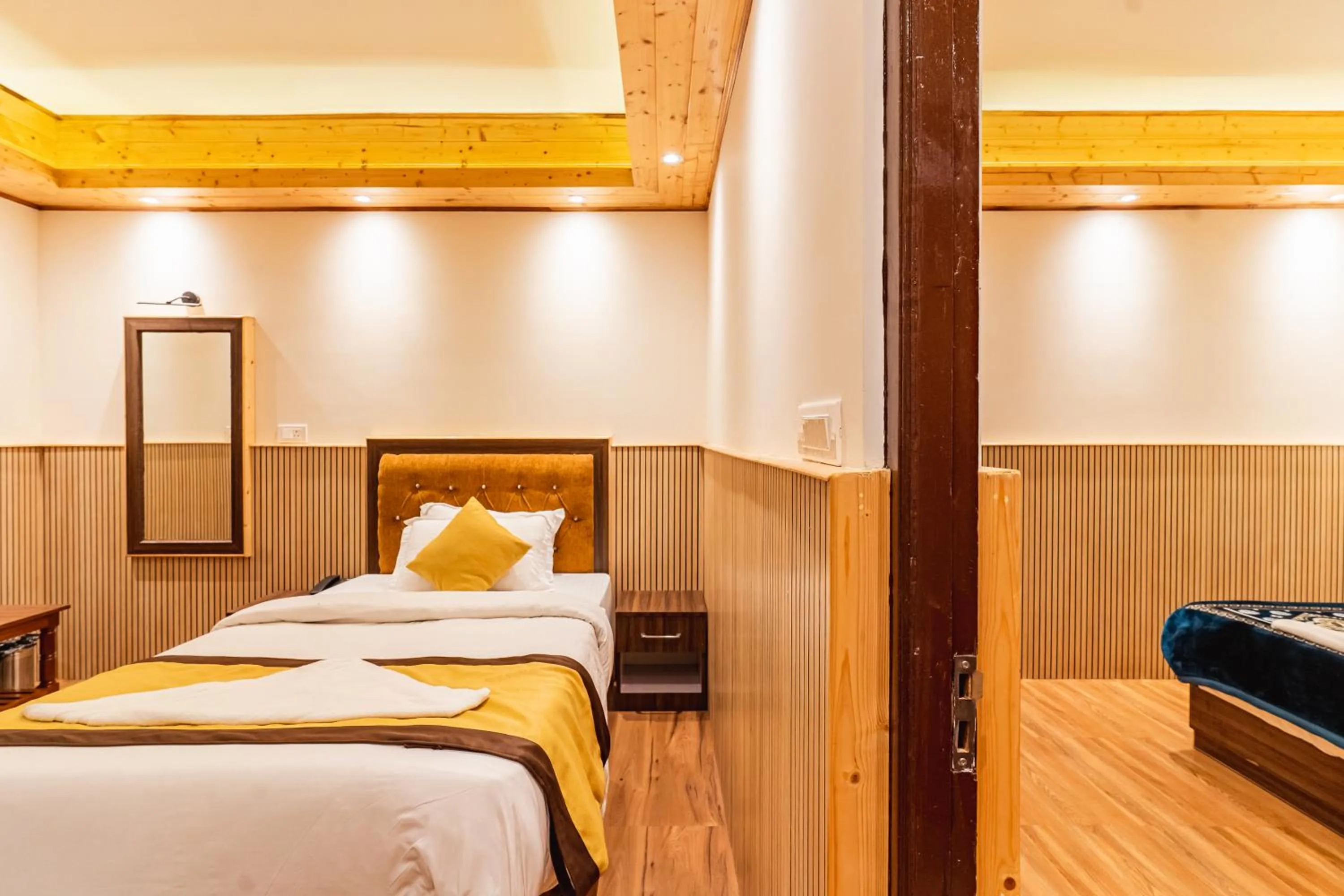Bedroom, Bed in The Golden Retreat Hotel in Pelling