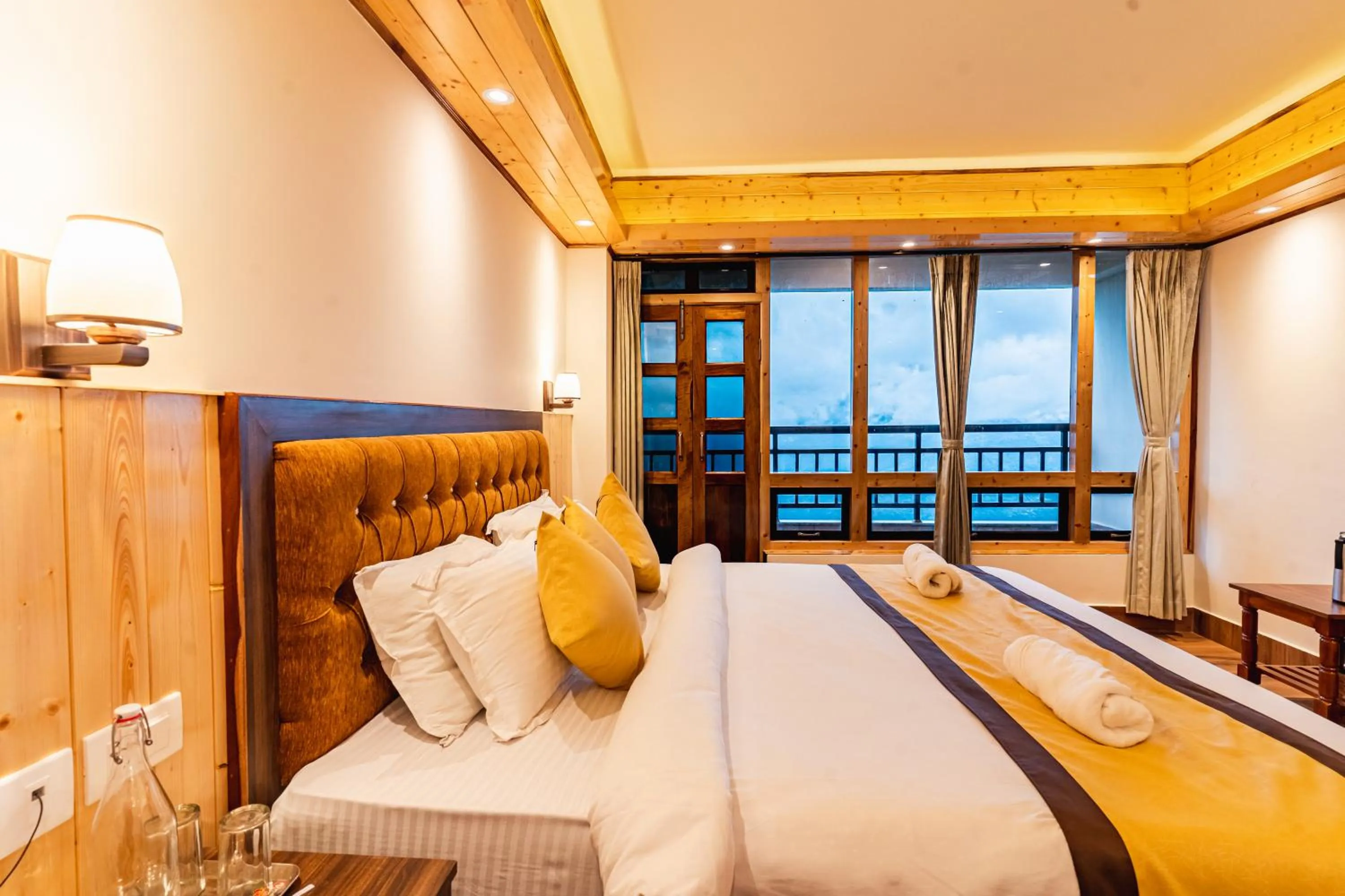 Bedroom, Bed in The Golden Retreat Hotel in Pelling