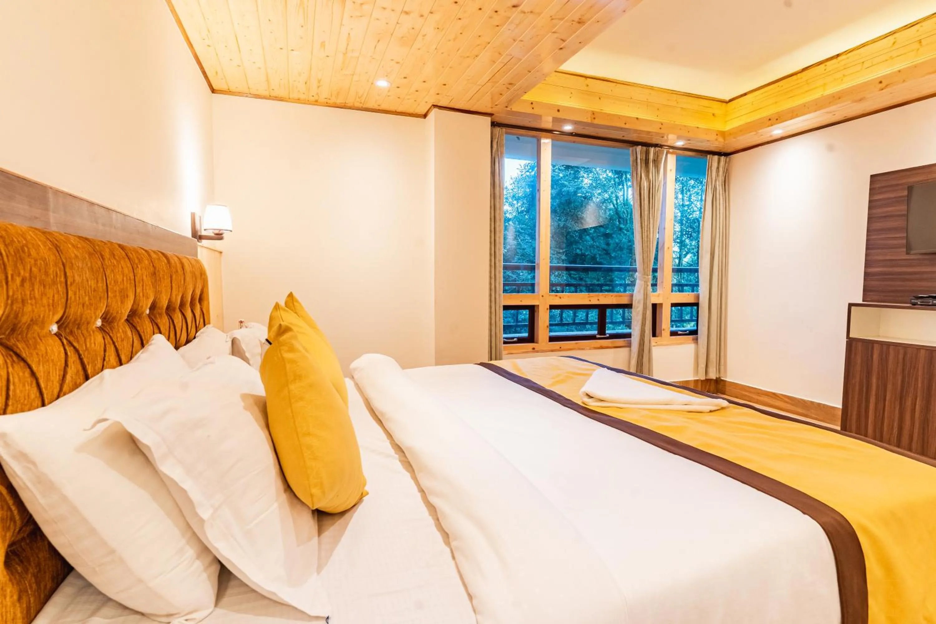 Bedroom, Bed in The Golden Retreat Hotel in Pelling