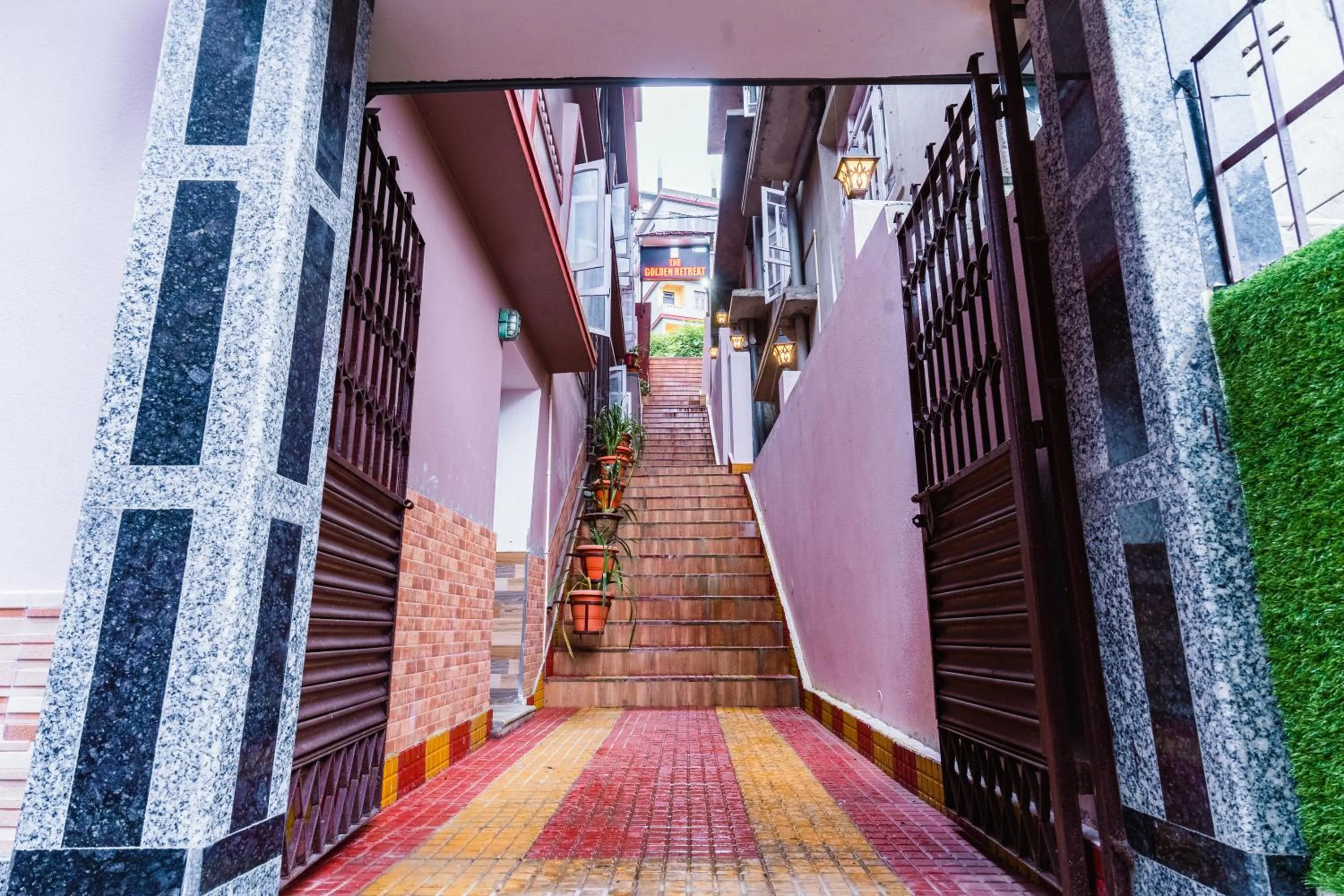 Facade/entrance in The Golden Retreat Hotel in Pelling