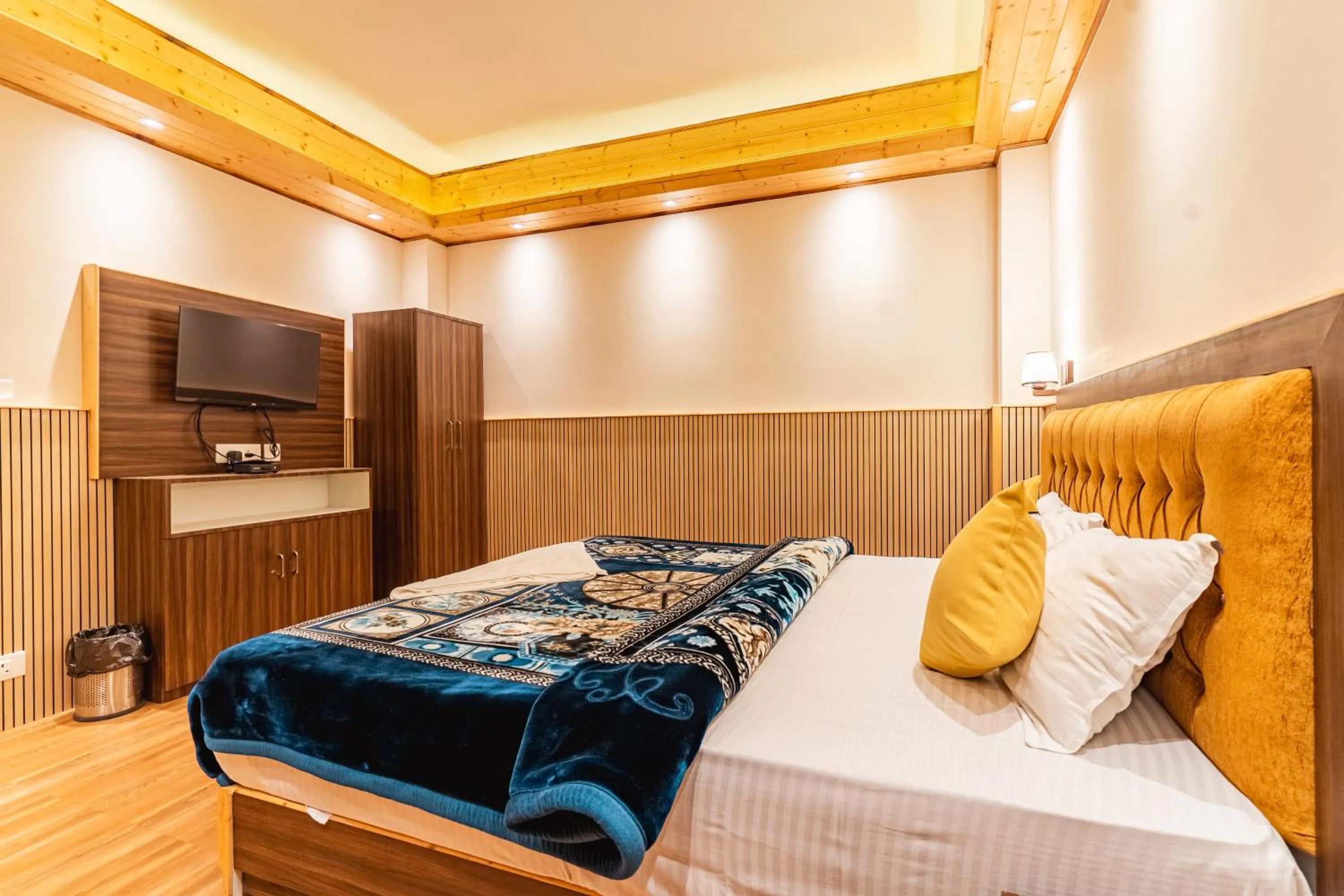 Bed in The Golden Retreat Hotel in Pelling