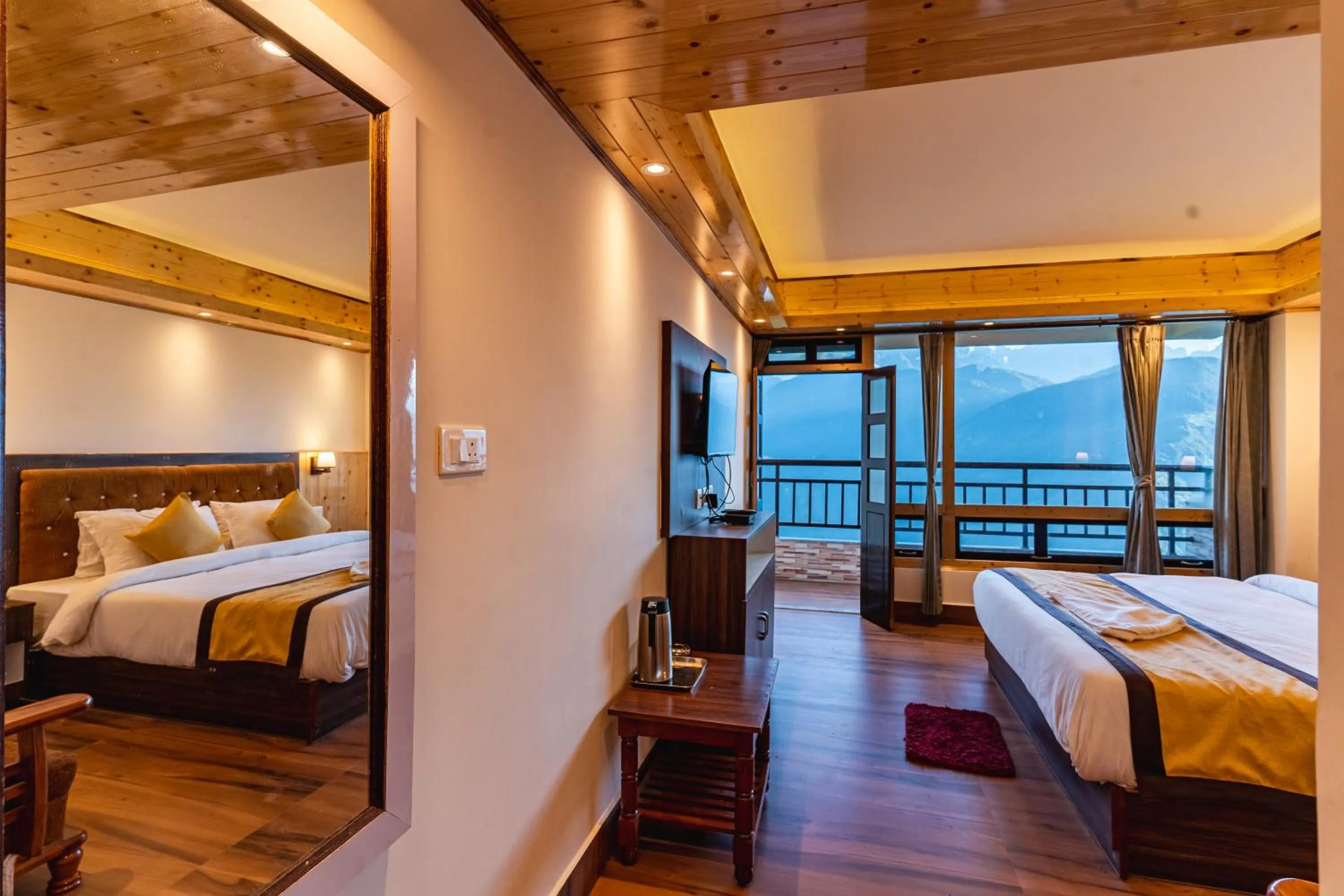 Bedroom, Bed in The Golden Retreat Hotel in Pelling