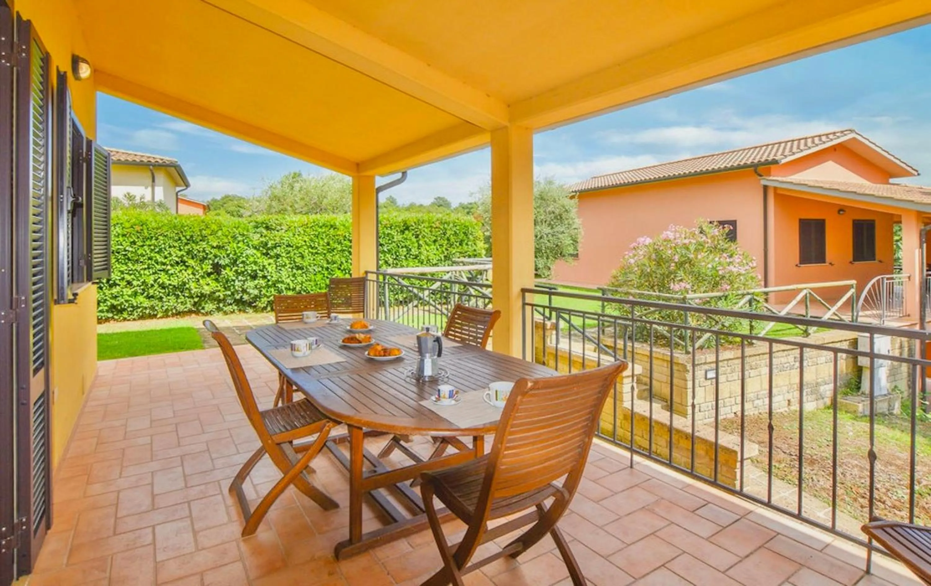 Balcony/Terrace in Residence with swimming-pool and thermal pools in Sorano