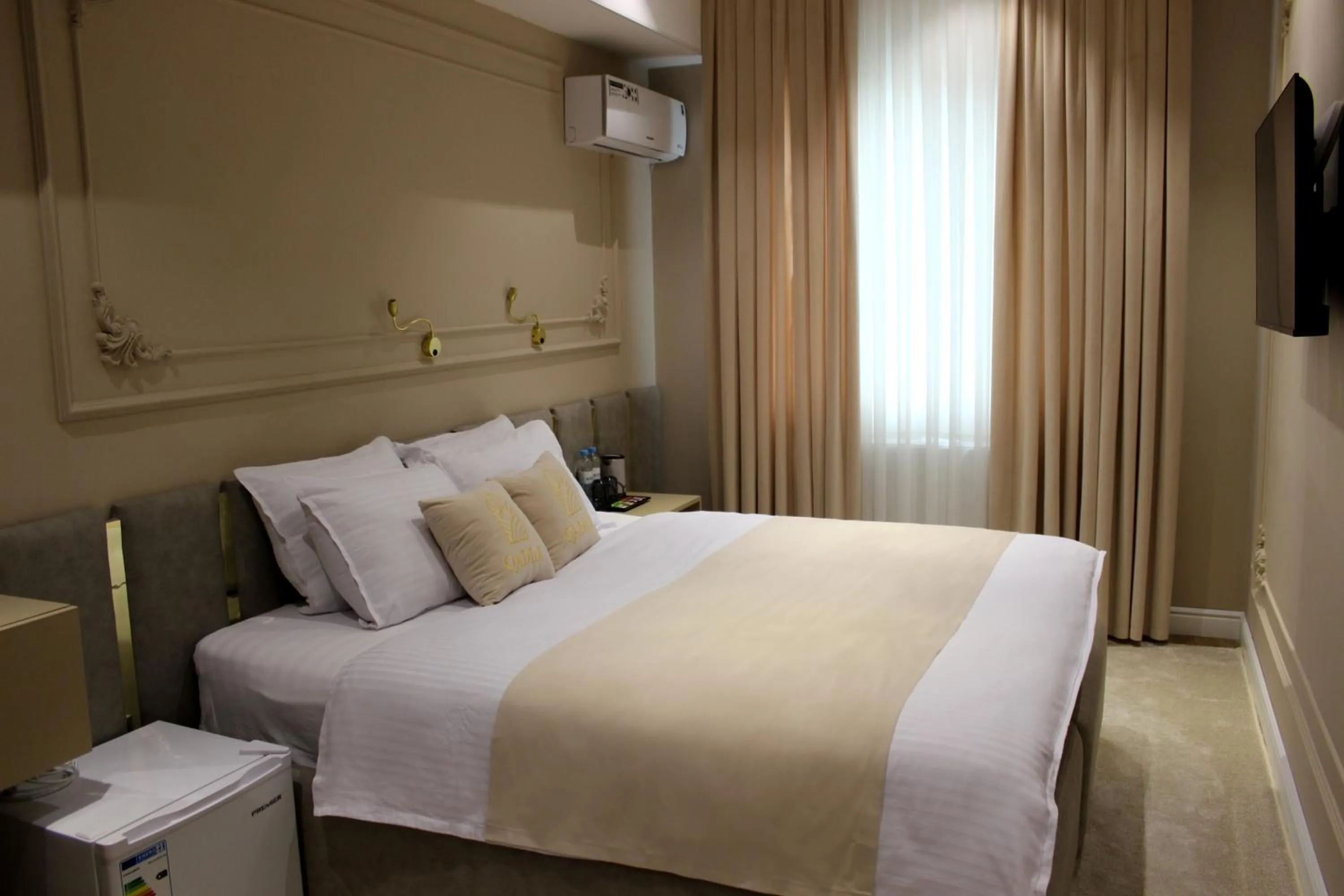 Breakfast, Bed in Qadim Hotel