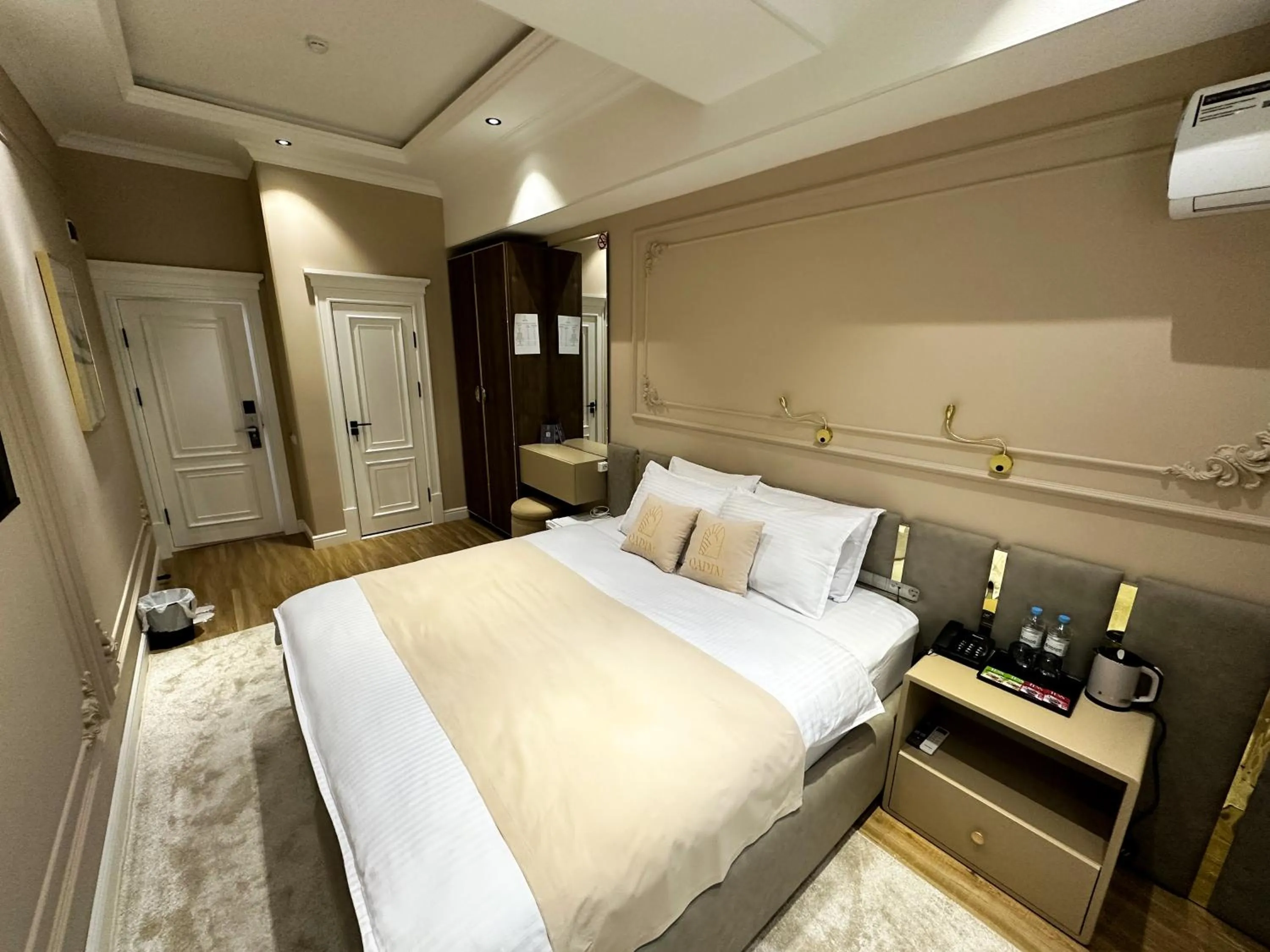 TV and multimedia, Bed in Qadim Hotel