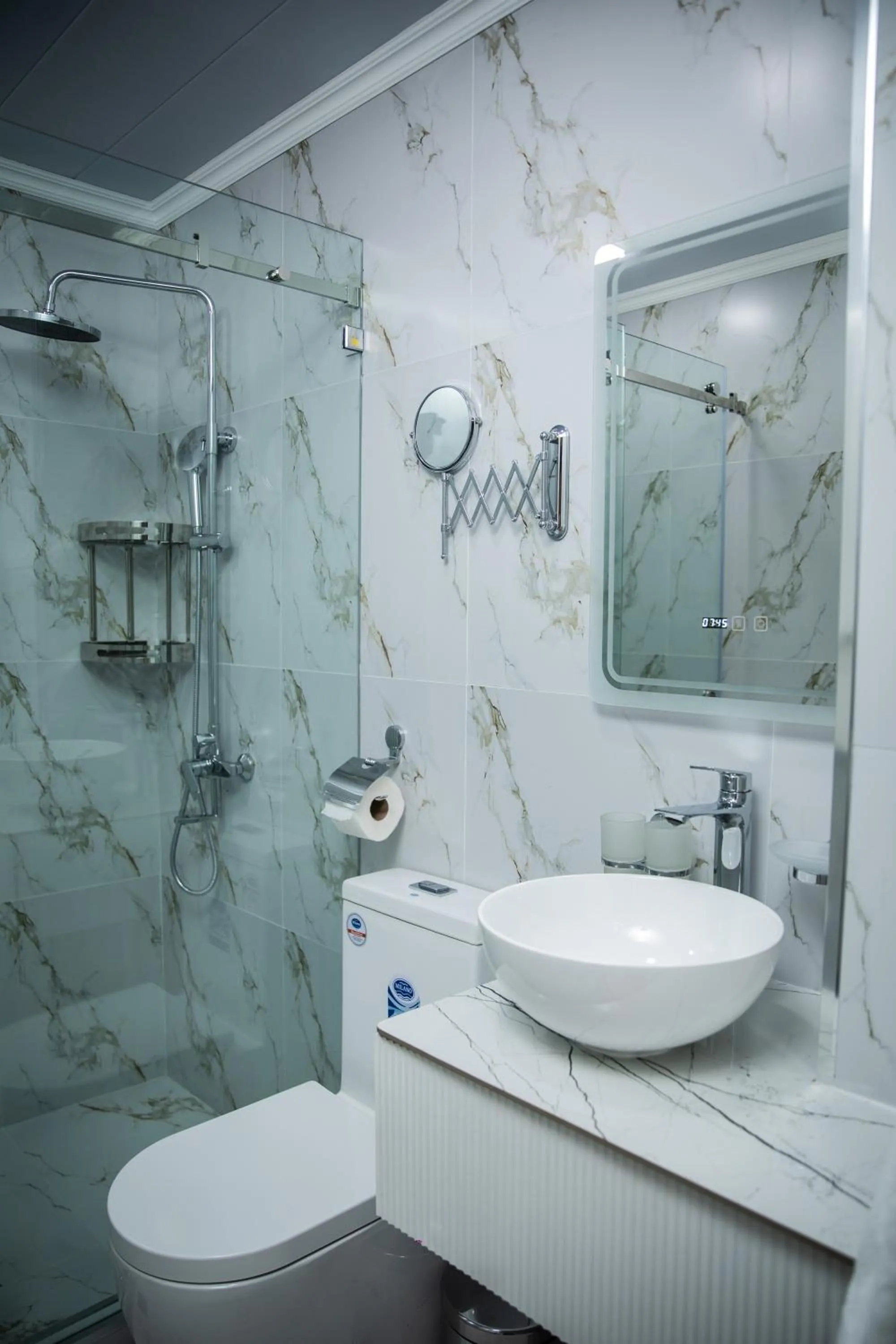 Shower in Qadim Hotel