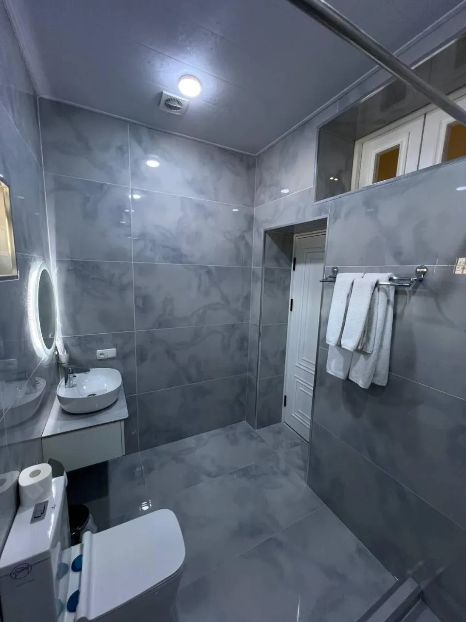 Shower in Qadim Hotel