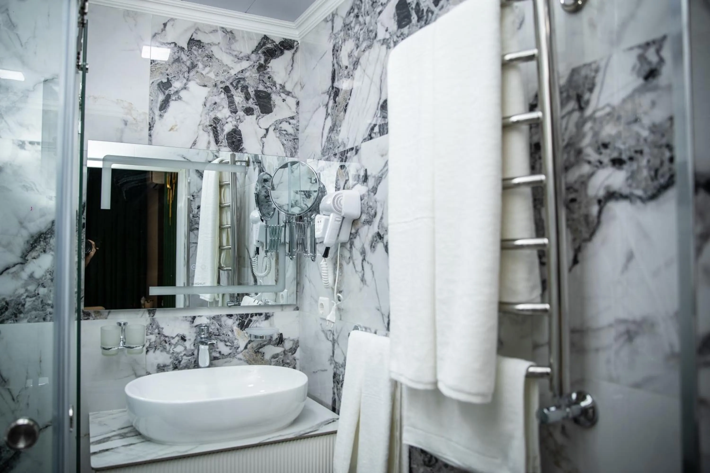 Bathroom in Qadim Hotel