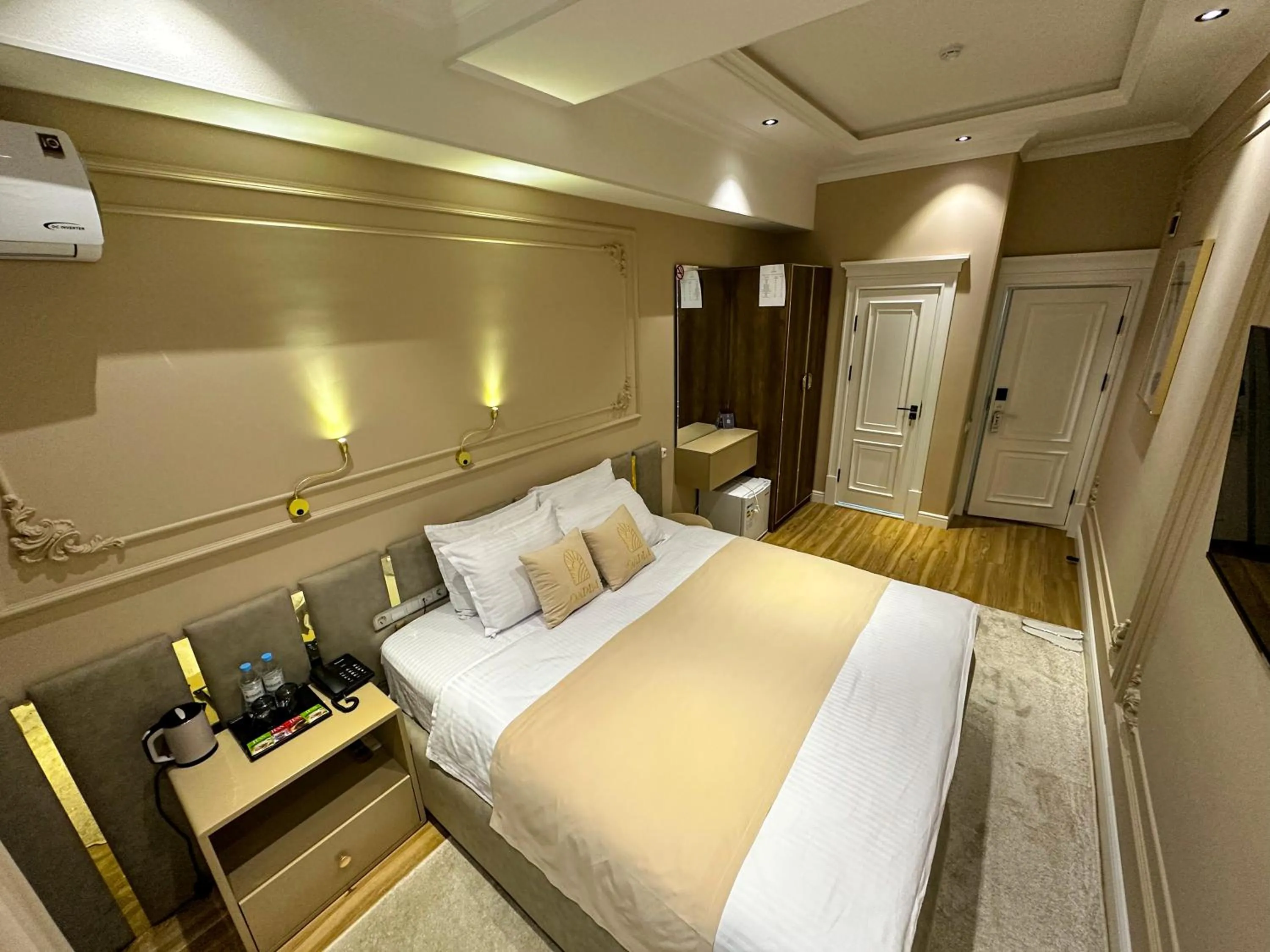 Breakfast, Bed in Qadim Hotel