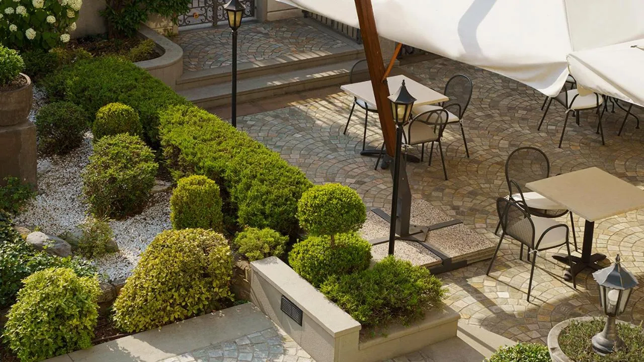 Garden in Bes Hotel Villa Zoia