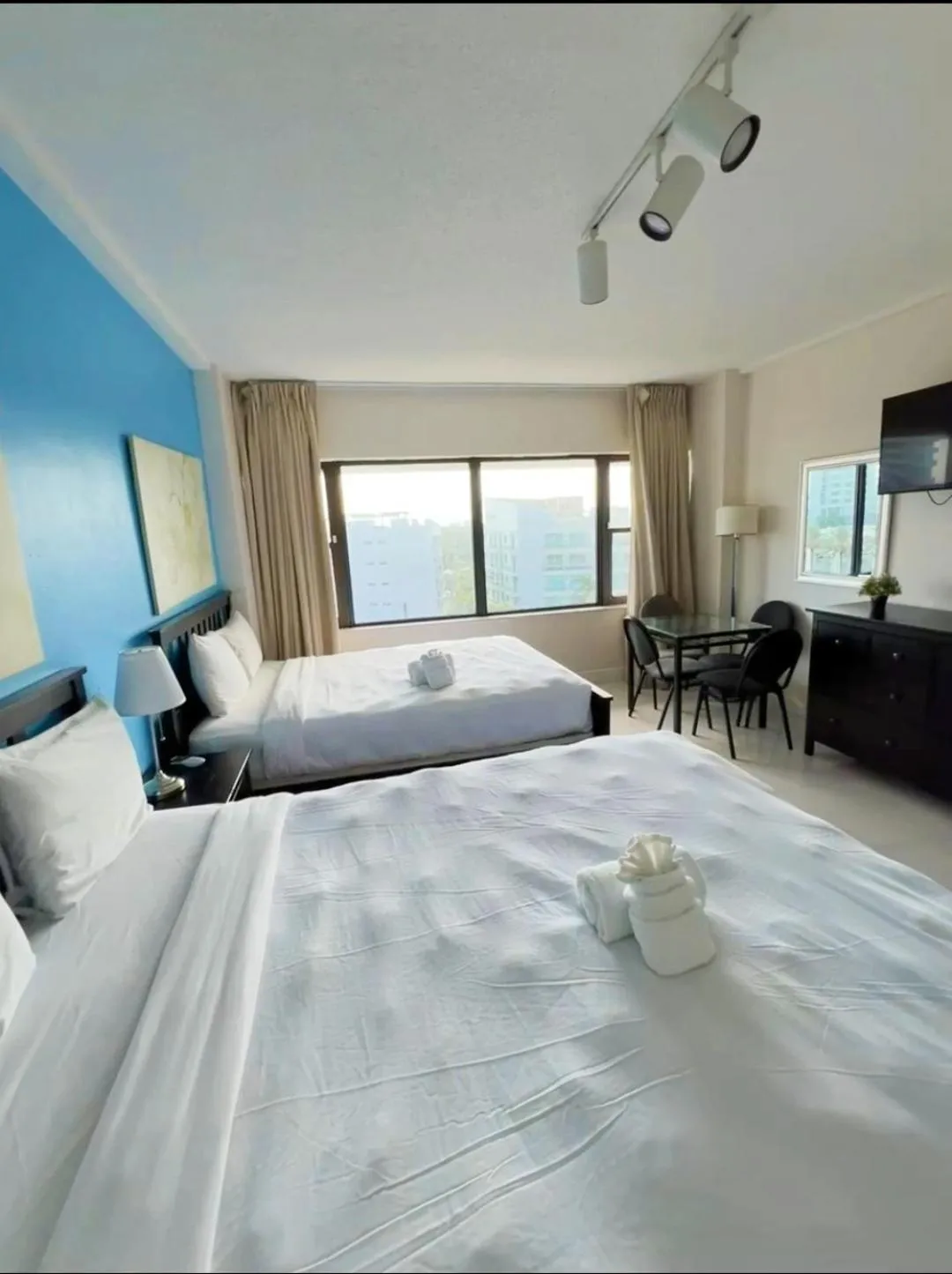 Bed in Oceanfront Studio Miami Beach