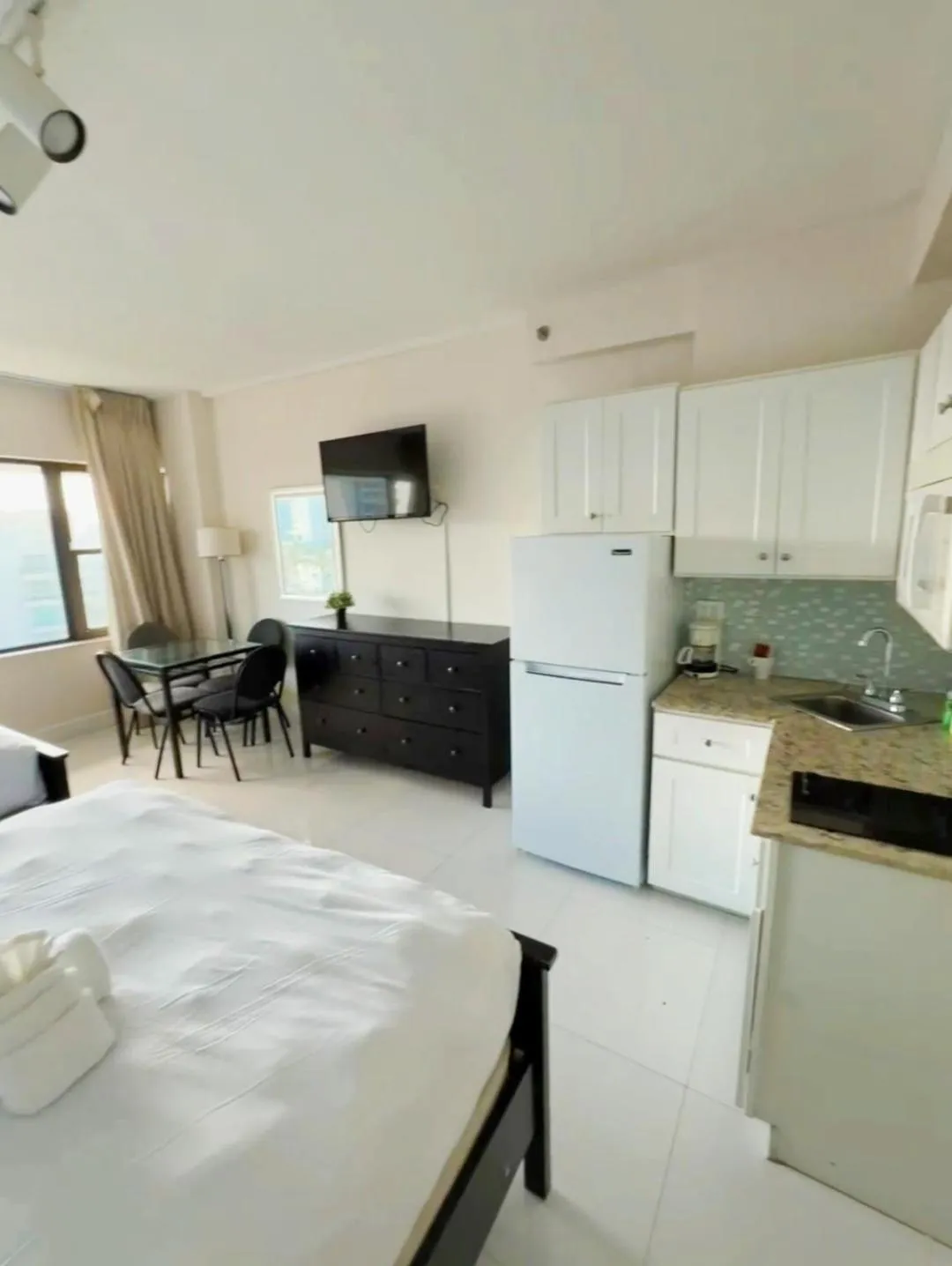 TV and multimedia in Oceanfront Studio Miami Beach