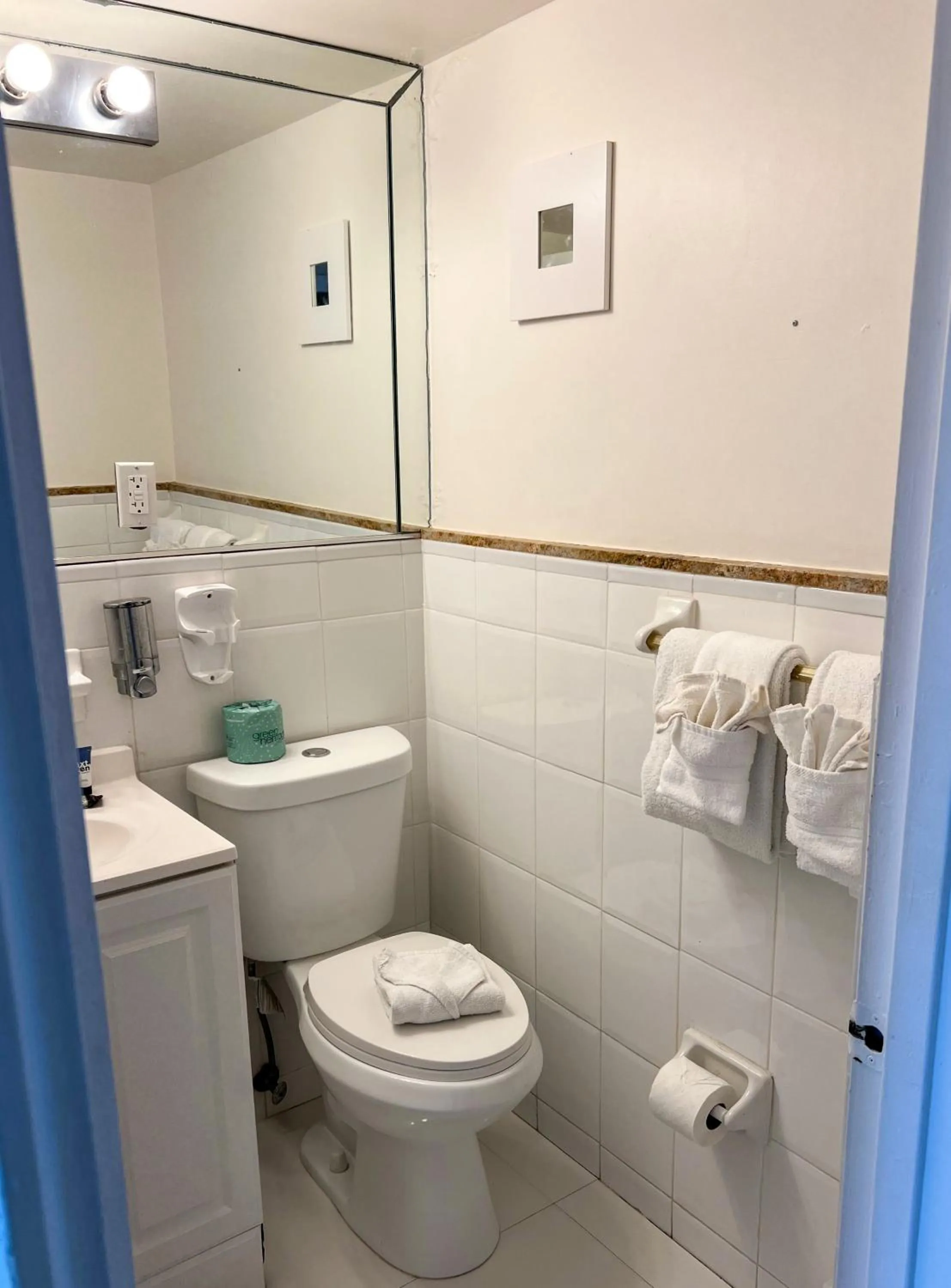 Shower in Oceanfront Studio Miami Beach