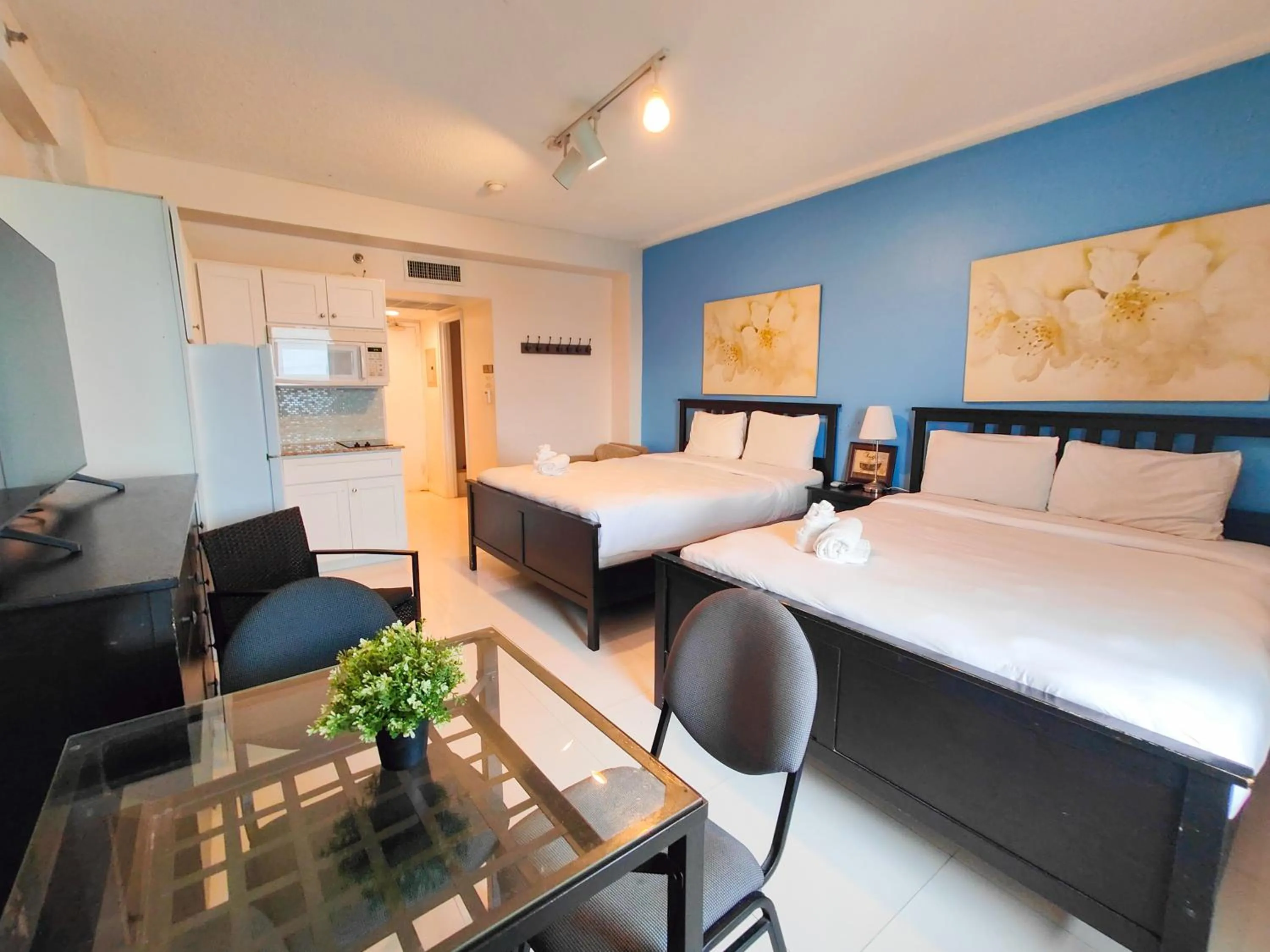 Bed in Oceanfront Studio Miami Beach