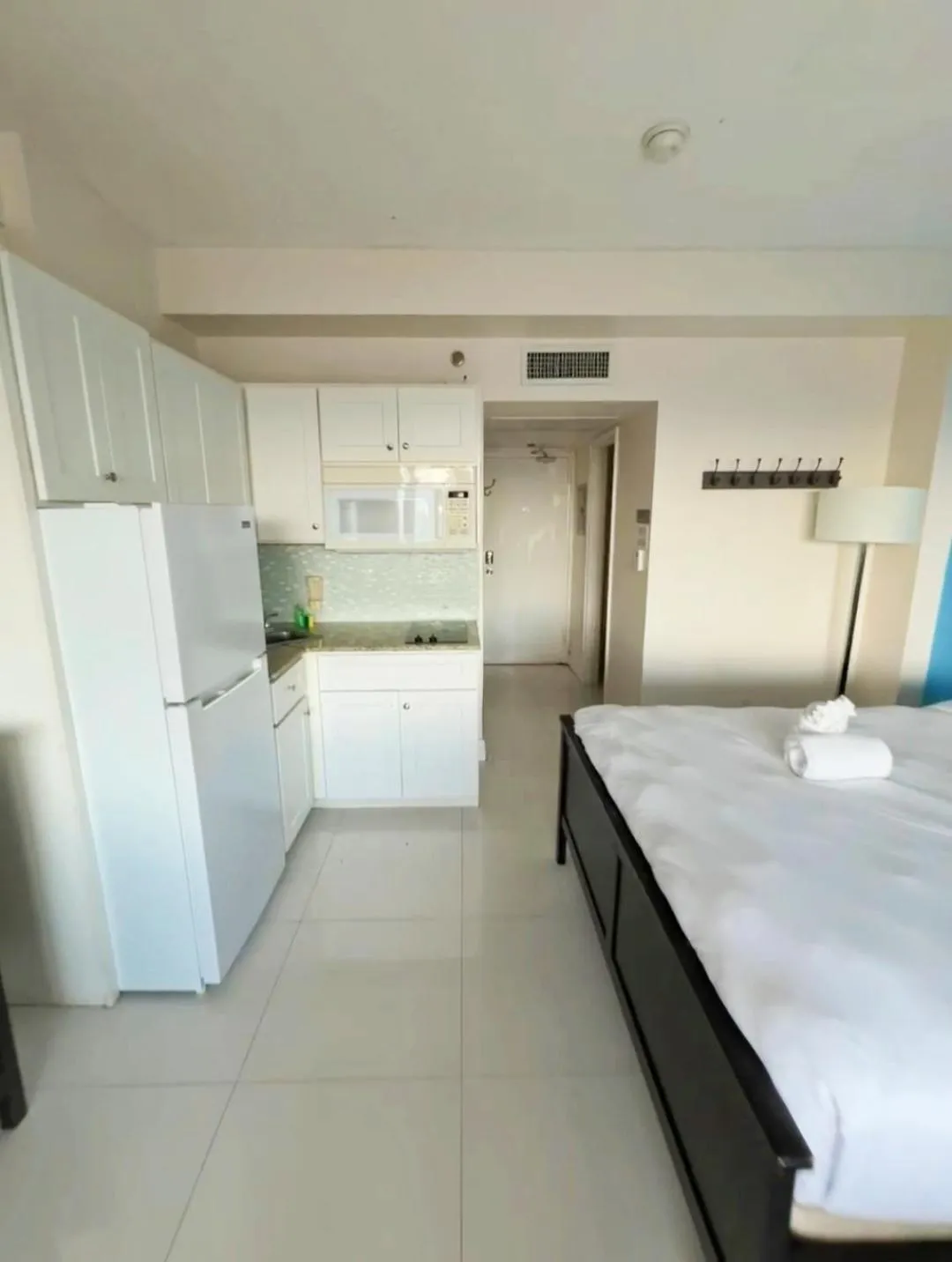 Bed in Oceanfront Studio Miami Beach