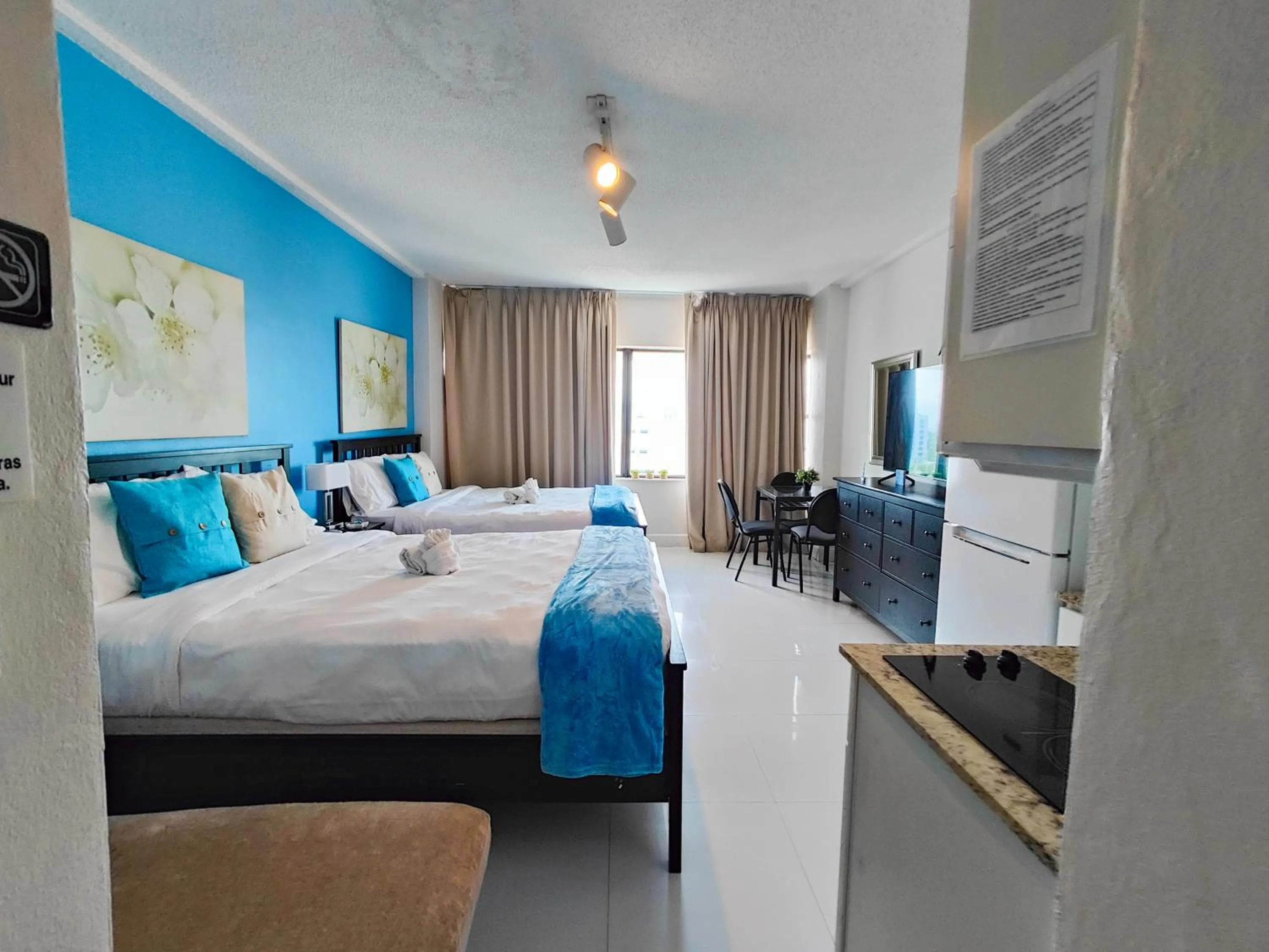 Bed in Oceanfront Studio Miami Beach