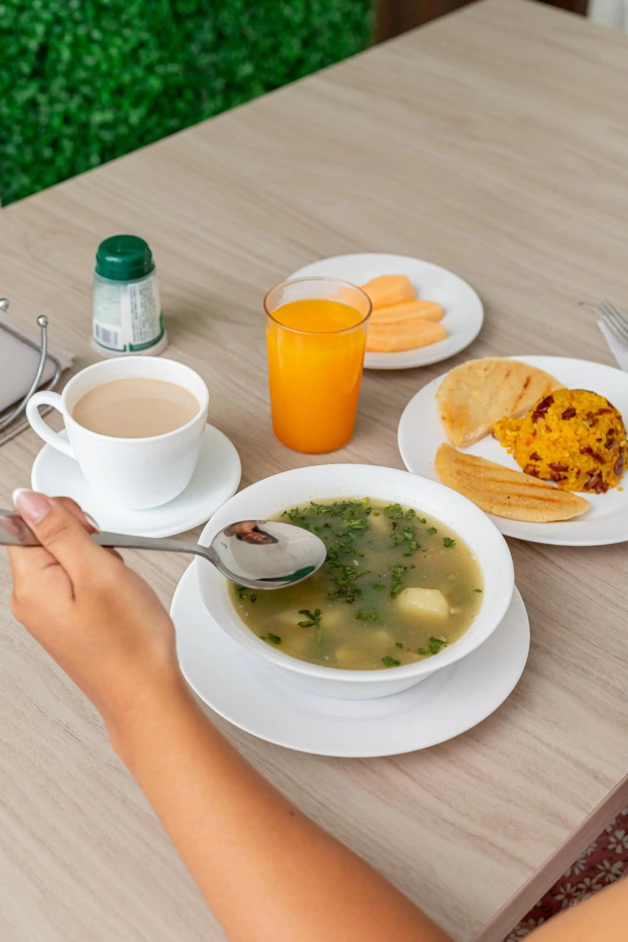 Food and drinks in Hotel Aguamarina