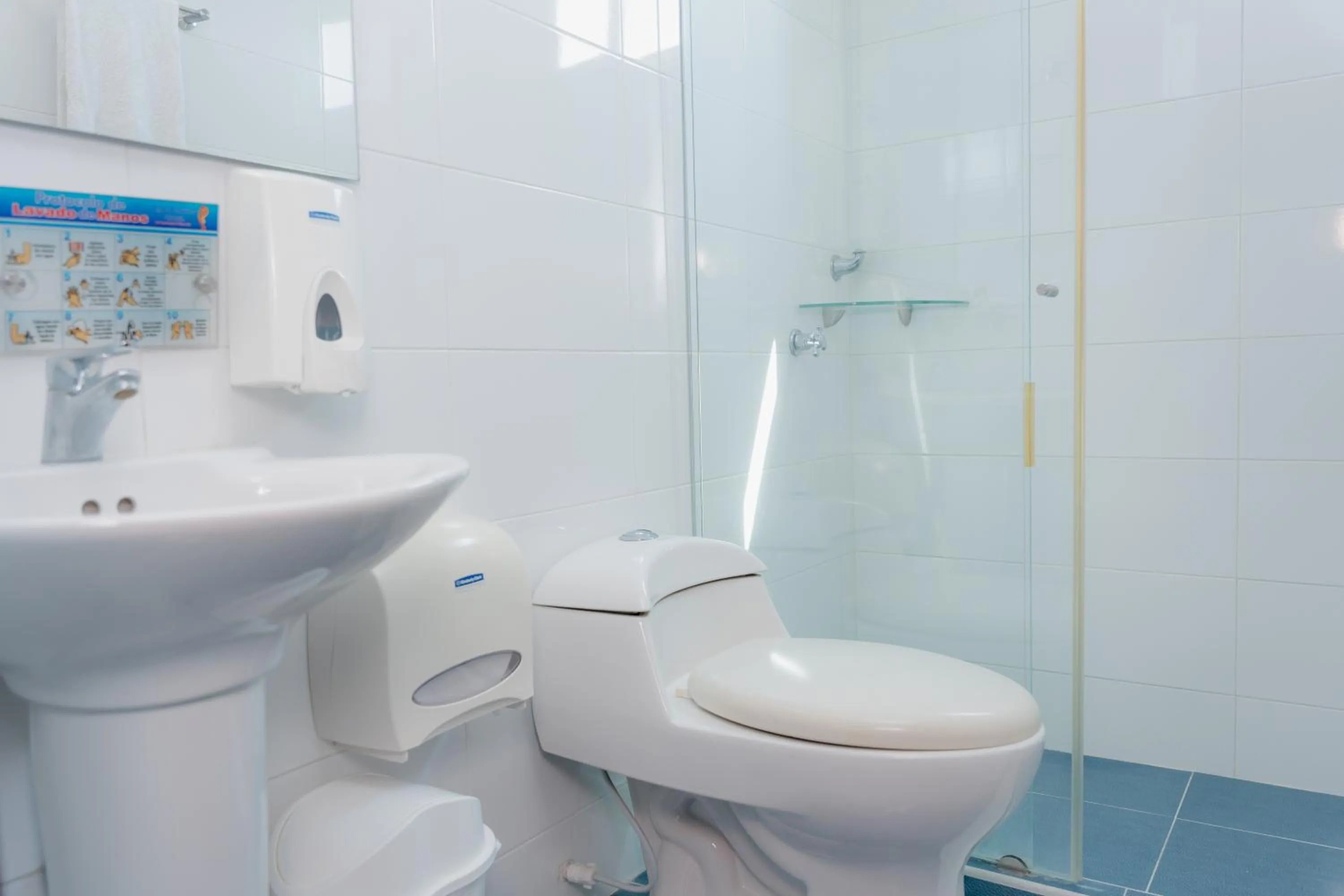 Bathroom in Hotel Aguamarina