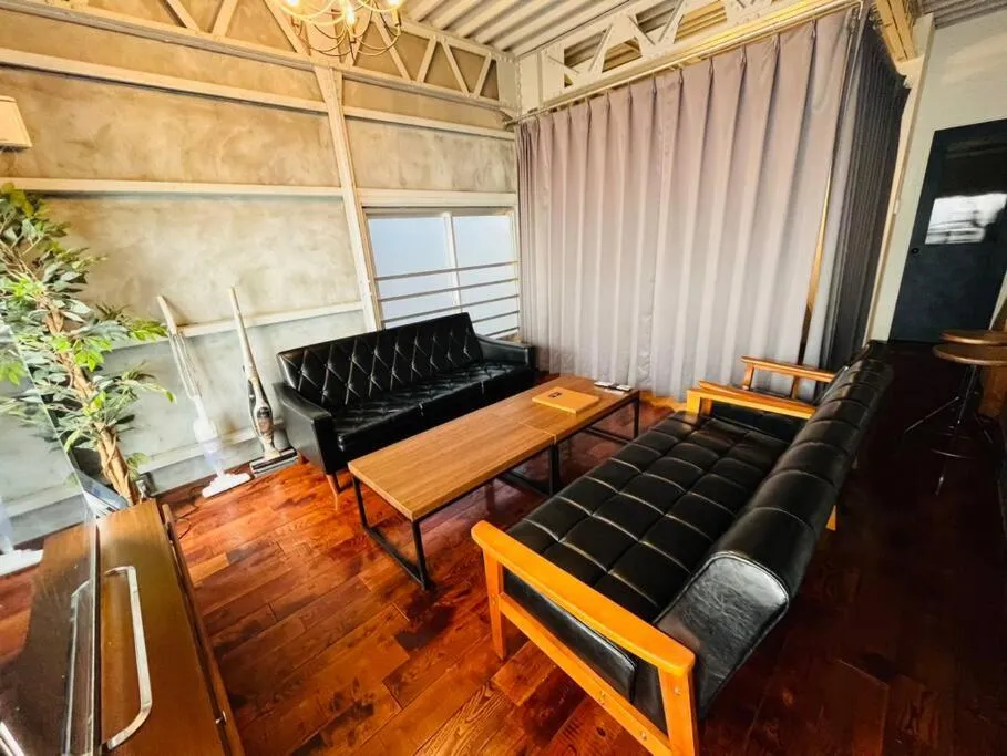 Living room in Rakuna Inn 遊 Kinshicho