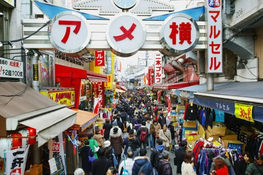 Nearby landmark in Rakuna Inn 遊 Kinshicho