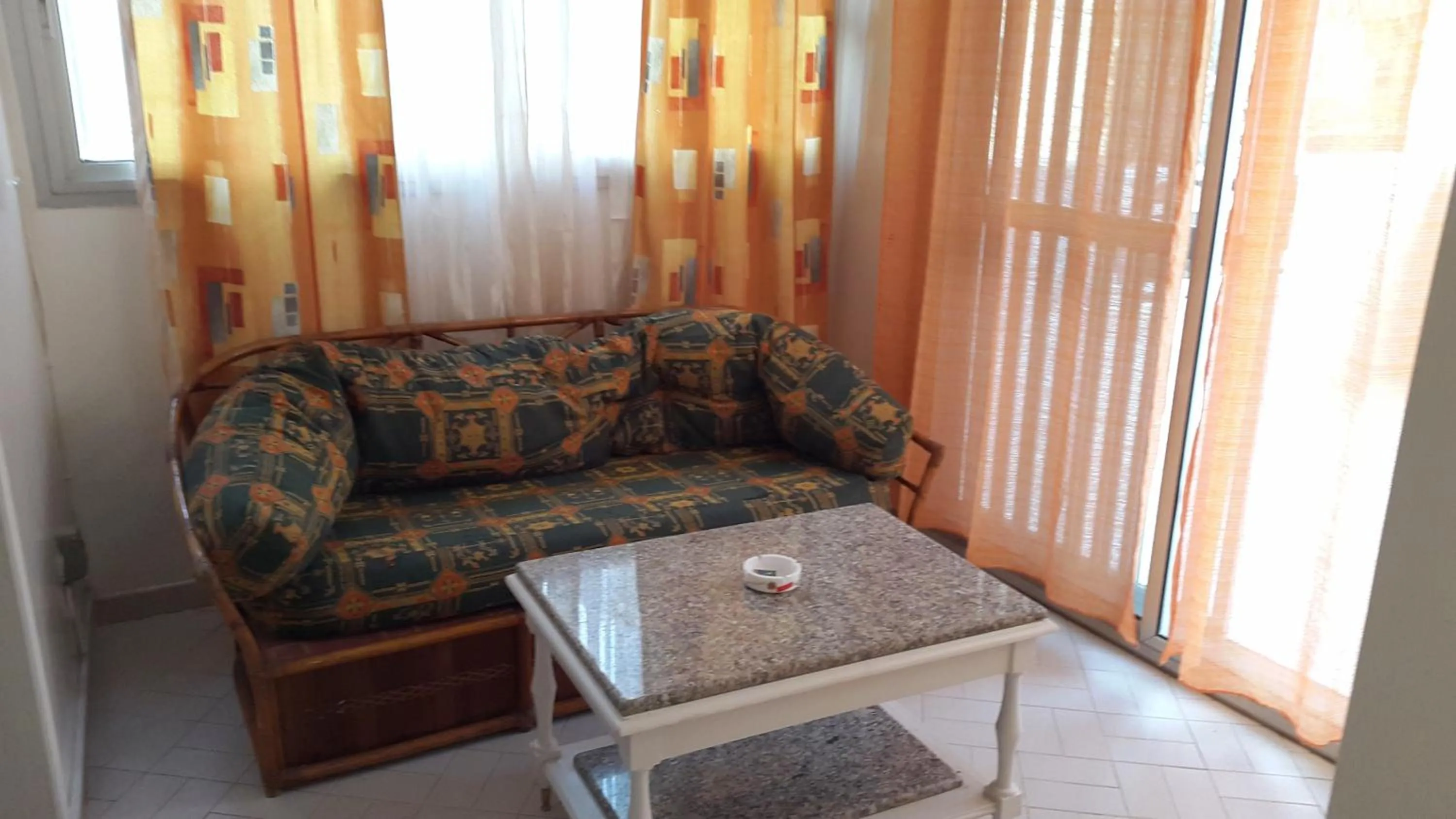 Seating area in Maison d'hôtes Opanoramic