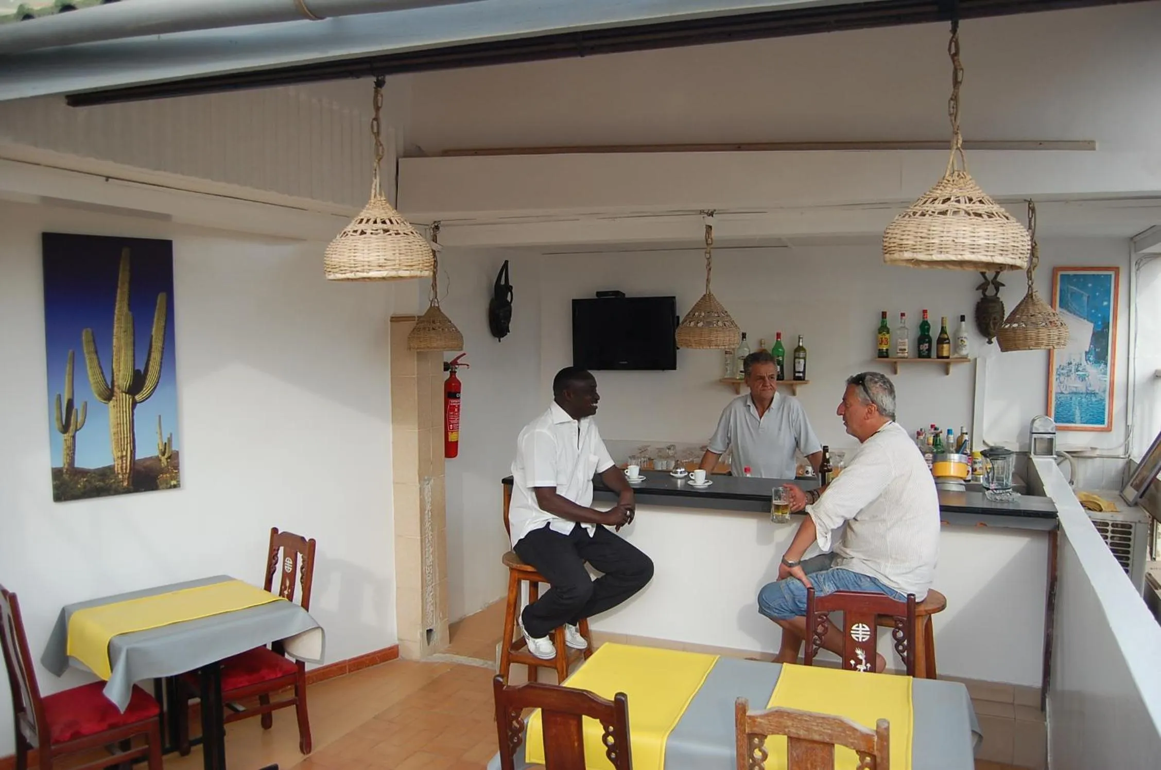 Restaurant/places to eat in Maison d'hôtes Opanoramic