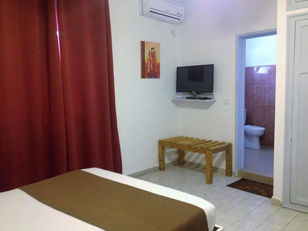 Property building, Bed in Maison d'hôtes Opanoramic