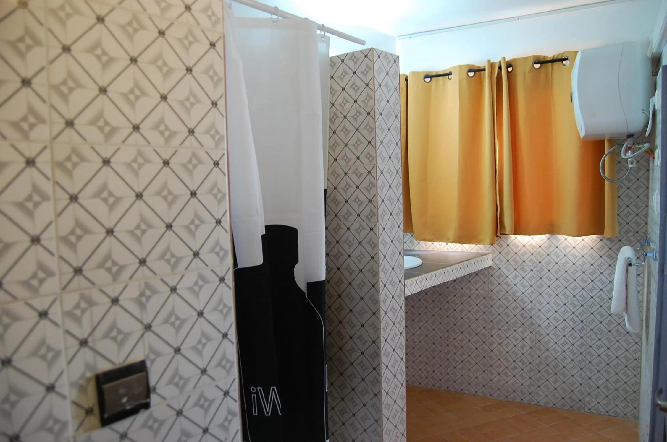 Bathroom, Bed in Maison d'hôtes Opanoramic