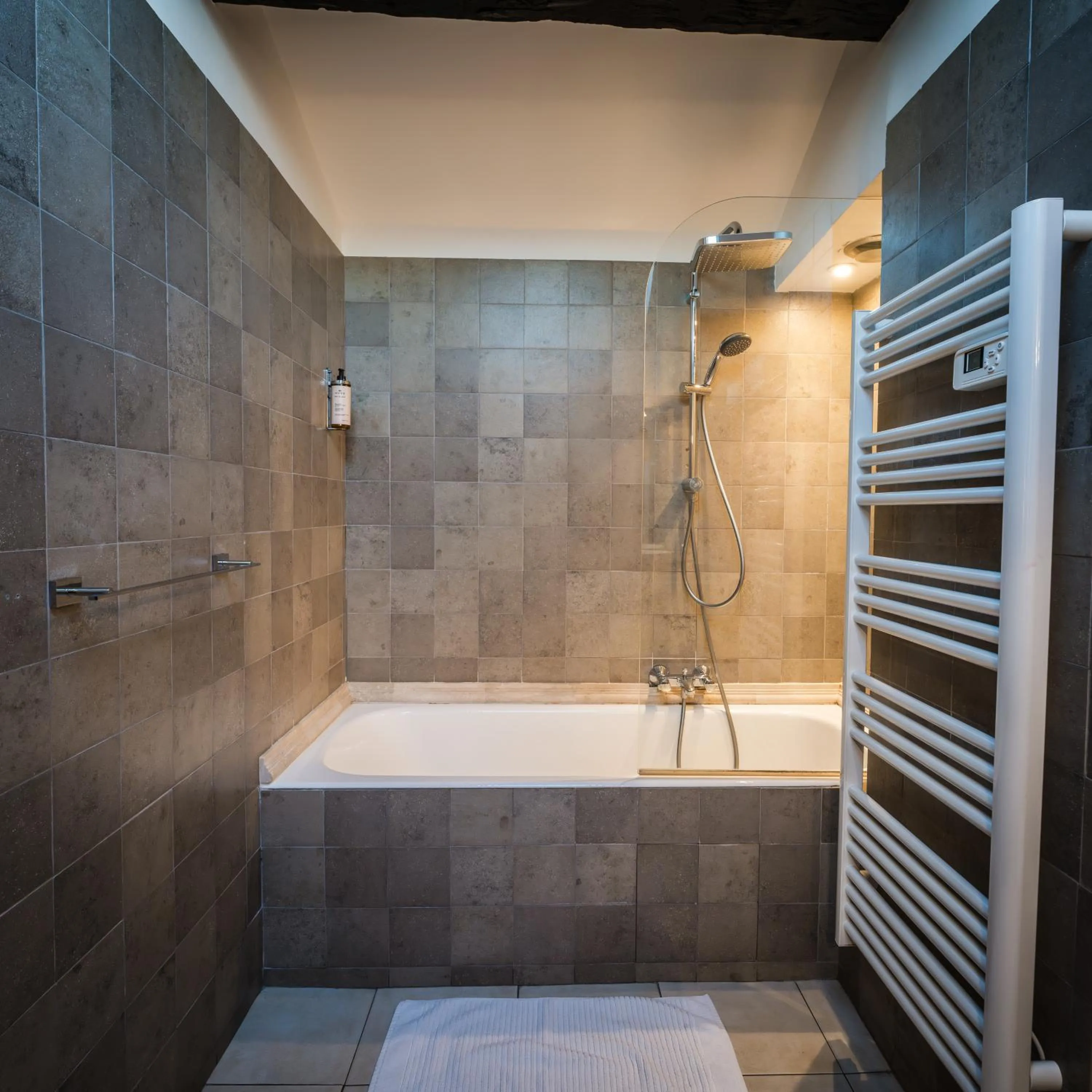 Shower in Le Grimaldi