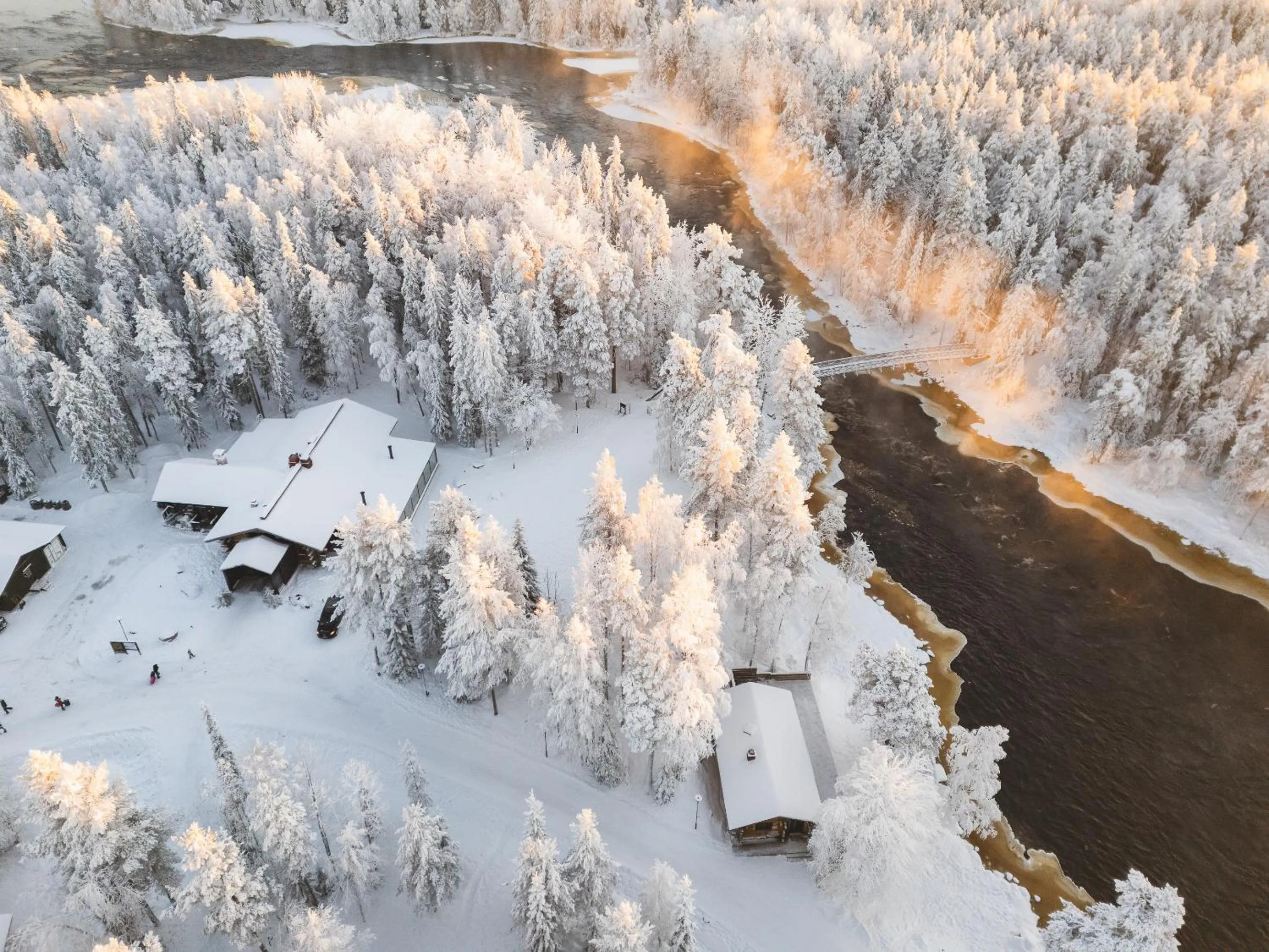 Restaurant/places to eat in Vaattunki Wilderness Resort