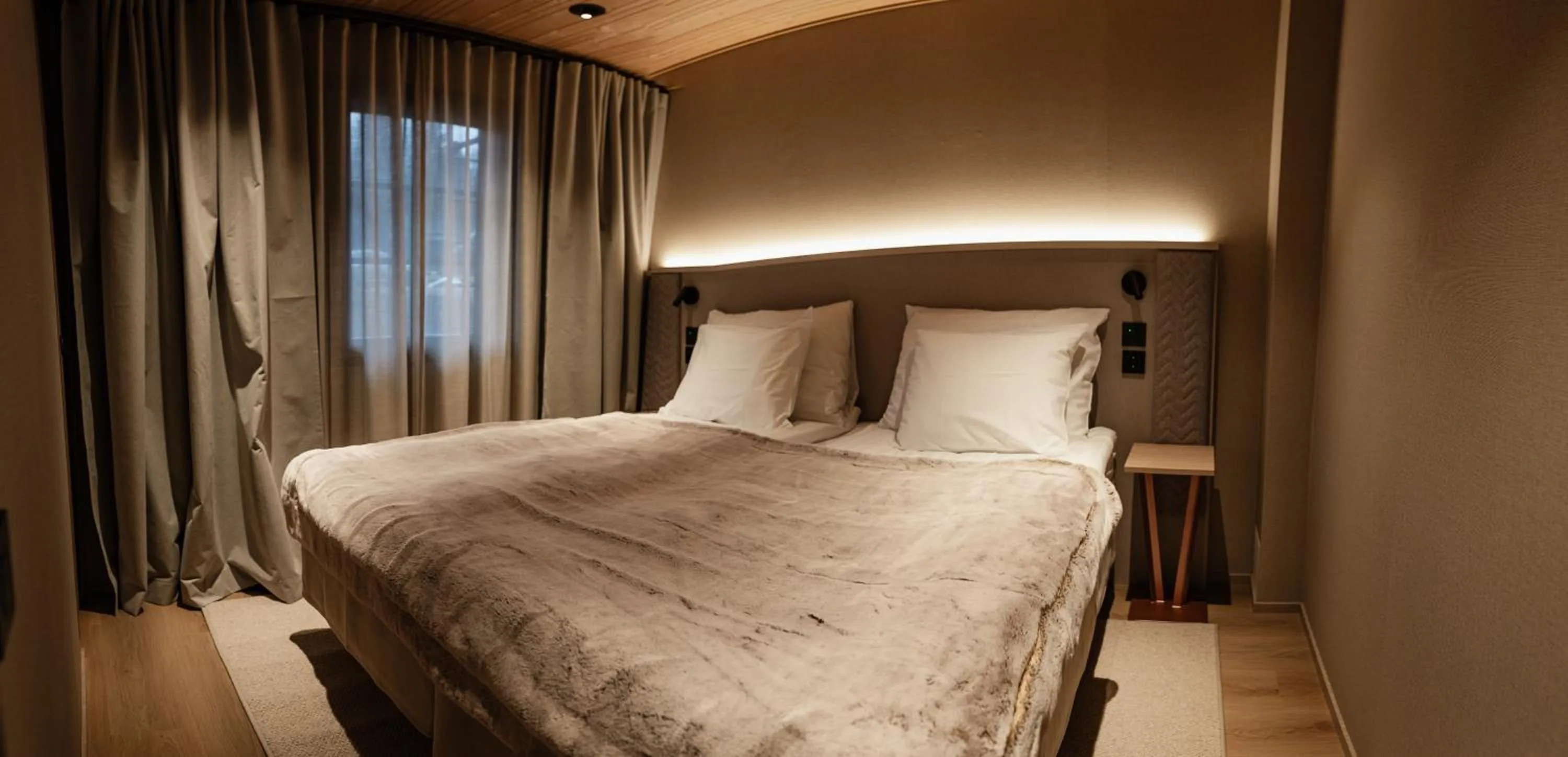 Bed in Vaattunki Wilderness Resort